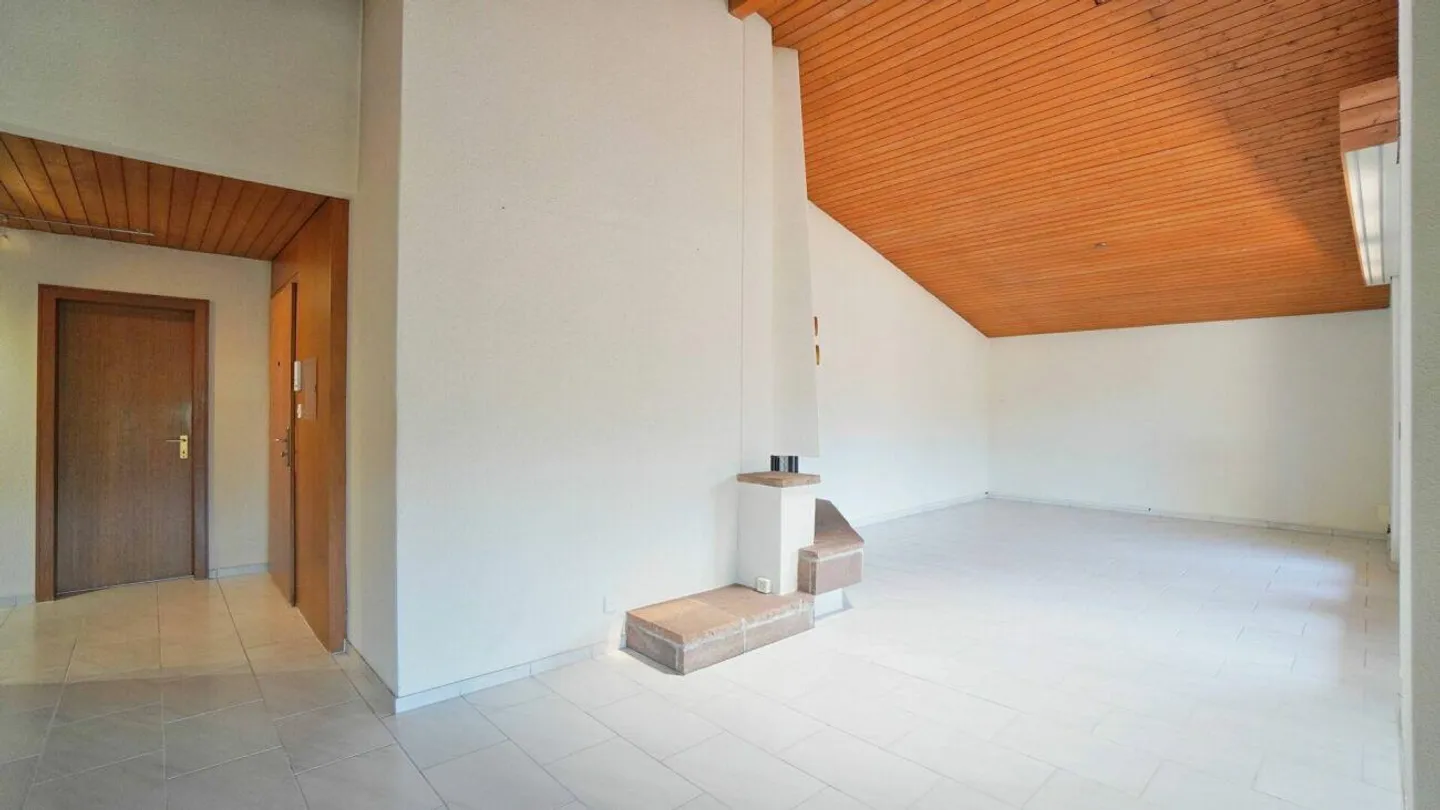 Geräumige Dachwohnung mit Wintergarten - Foto 6 von 27