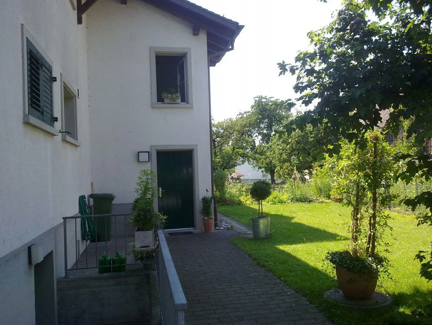 Bell'appartamento, situato in una zona tranquilla ma vicino al centro città - Foto 1 di 8