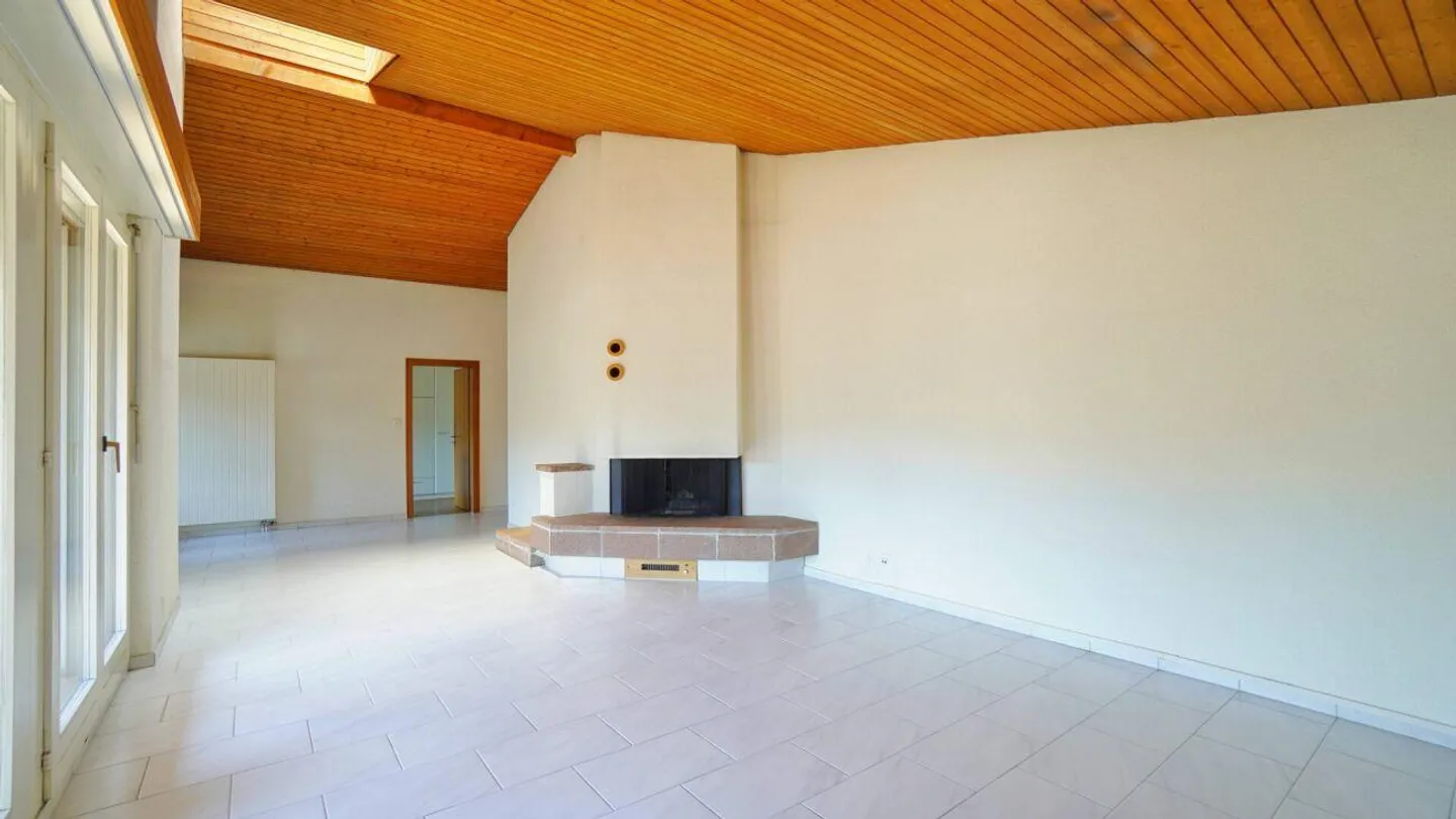 Geräumige Dachwohnung mit Wintergarten - Foto 9 von 27