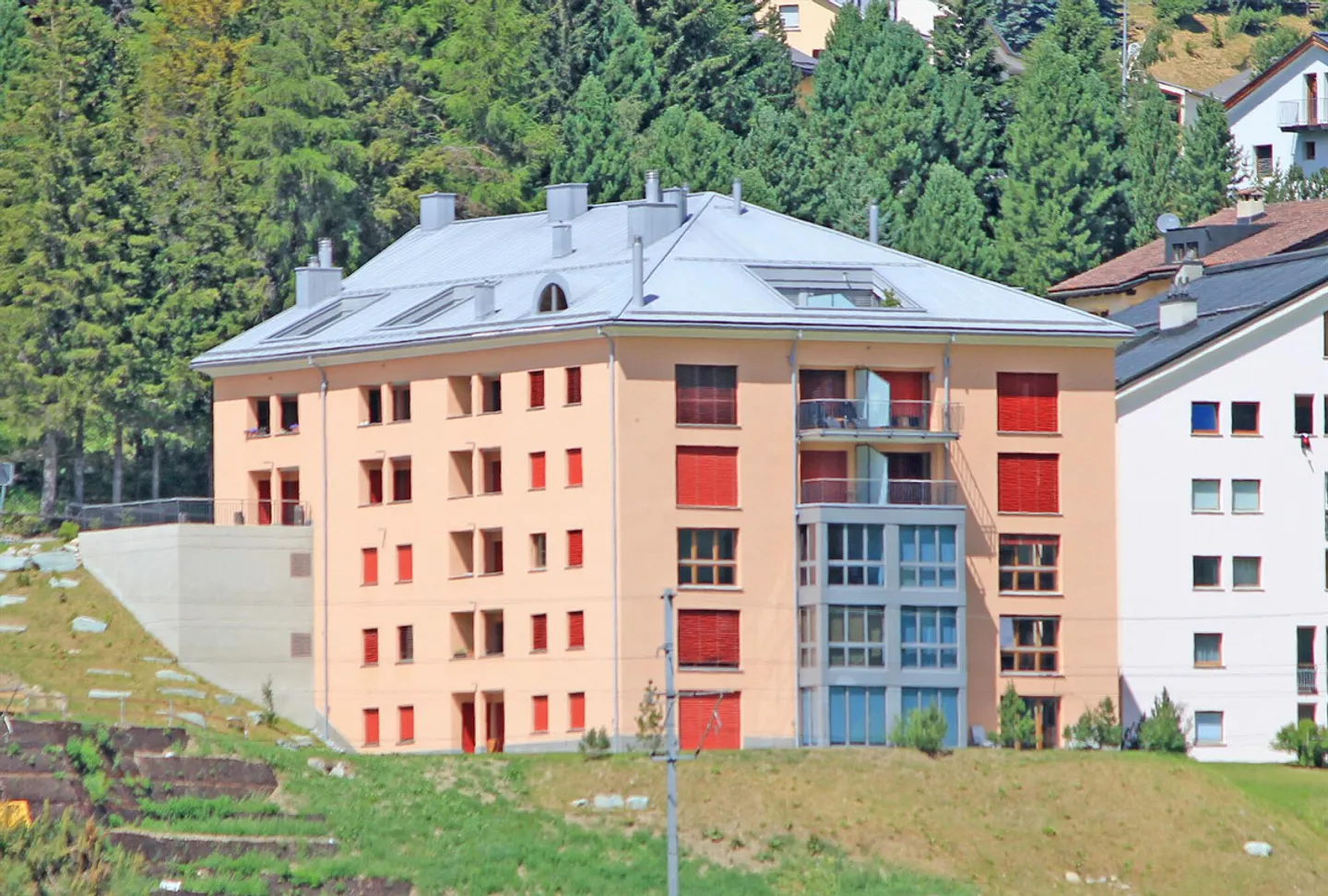 Charmante Dachwohnung mit Bergblick - Foto 6 von 13