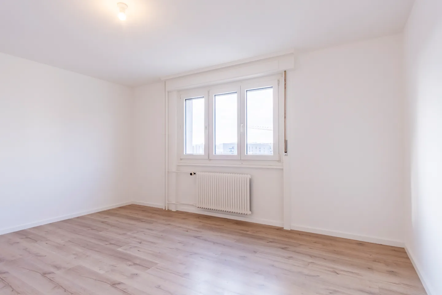 Appartamento con 3.5 stanze completamente ristrutturato - Romont - Foto 2 di 9