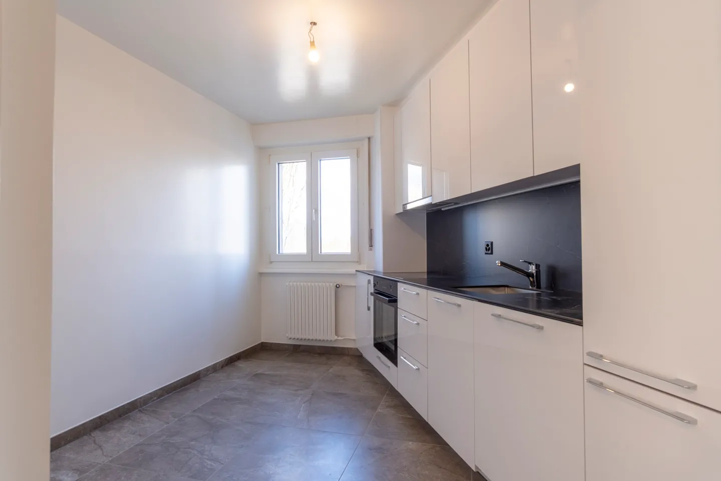 Appartamento con 3.5 stanze completamente ristrutturato - Romont - Foto 3 di 9