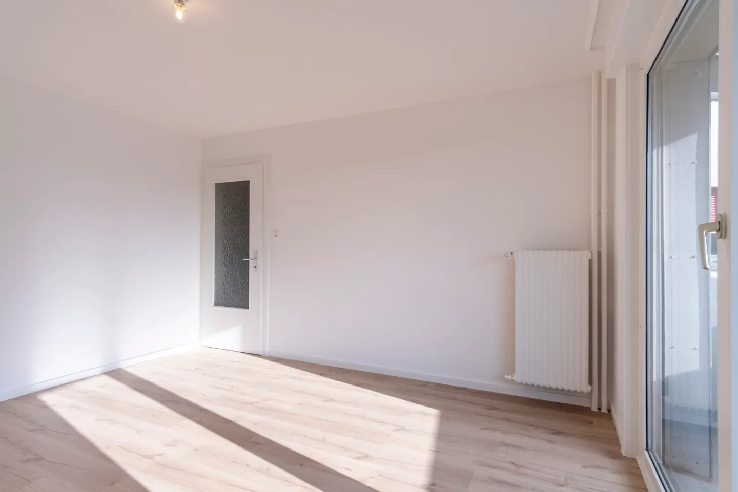 Appartamento con 3.5 stanze completamente ristrutturato - Romont - Foto 5 di 9