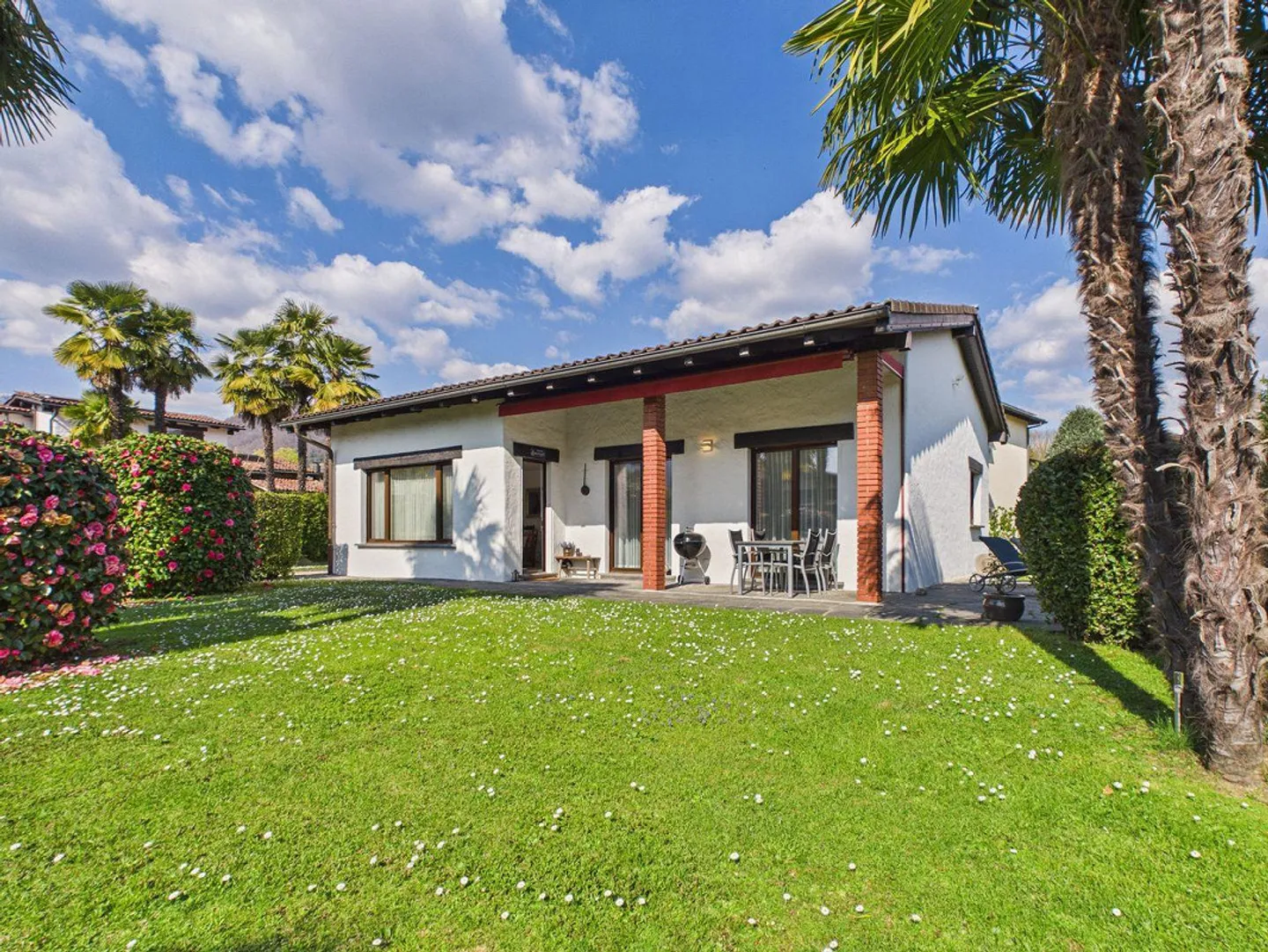 Charmantes Einfamilienhaus mit 4,5 Zimmern und weitläufigem Garten. - Foto 1 von 21