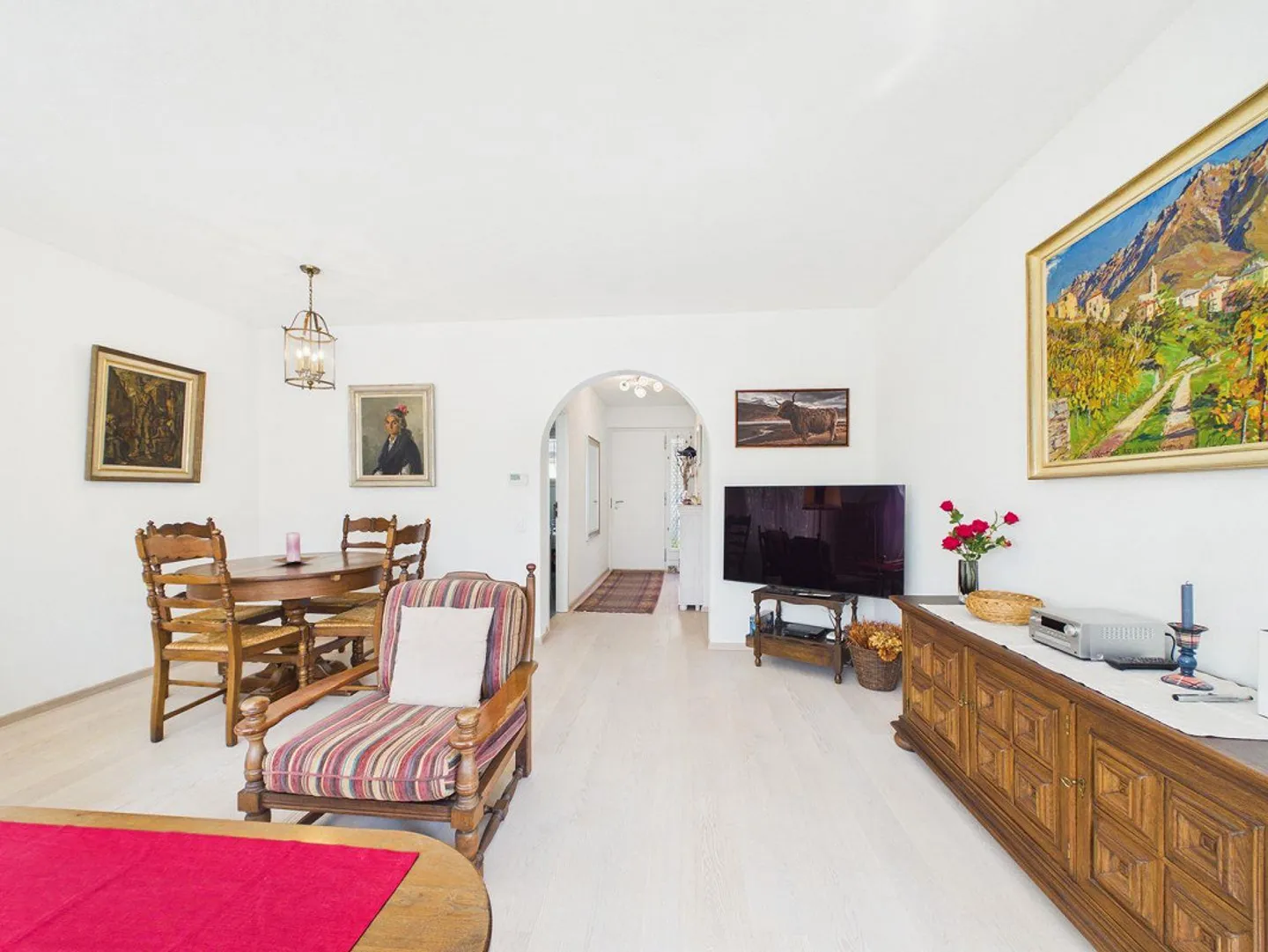 Charmantes Einfamilienhaus mit 4,5 Zimmern und weitläufigem Garten. - Foto 7 von 21