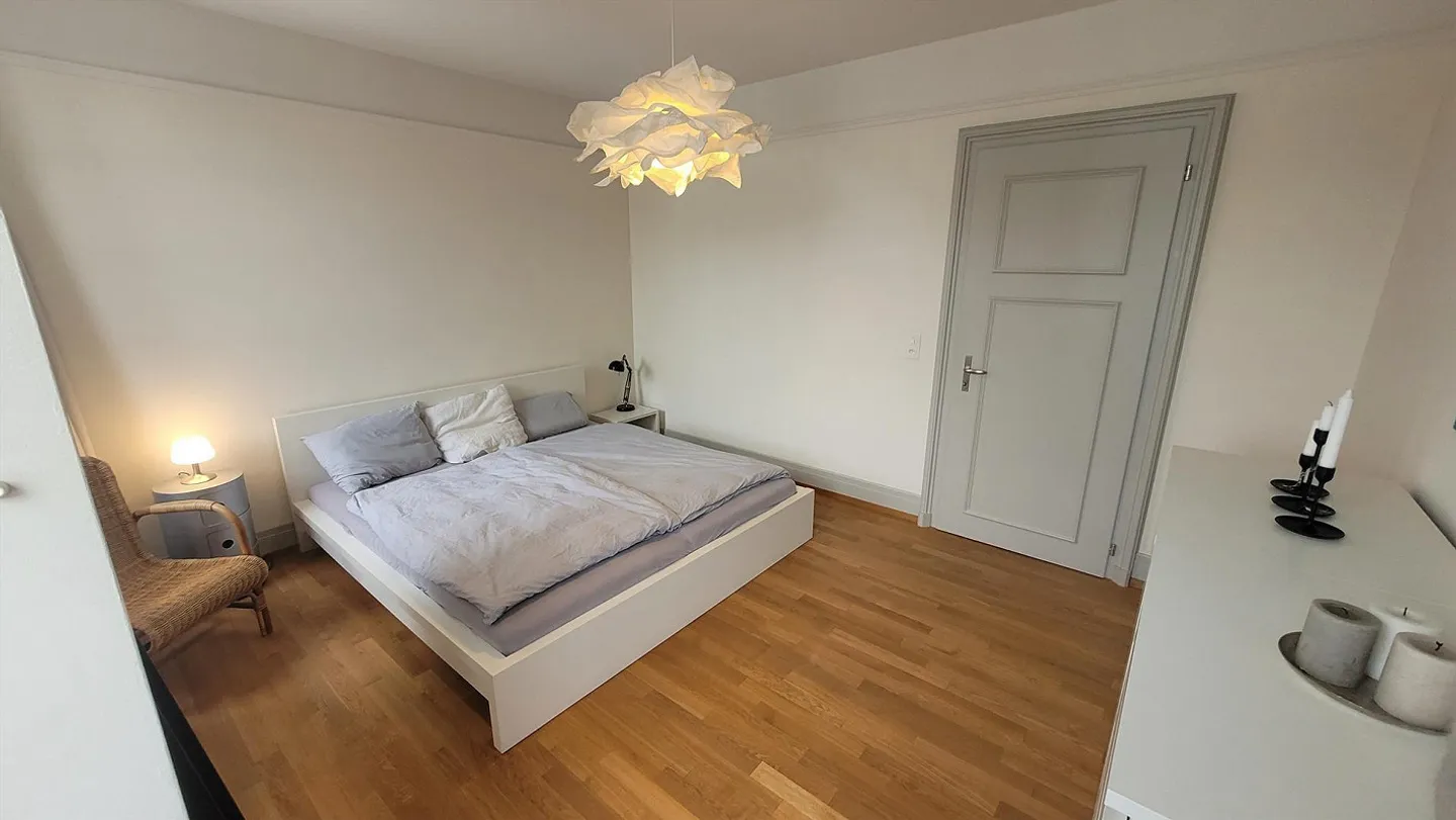 Appartement partagé : Chambre dans une villa avec salle de bain privée directement à BHF - Photo 4 sur 8