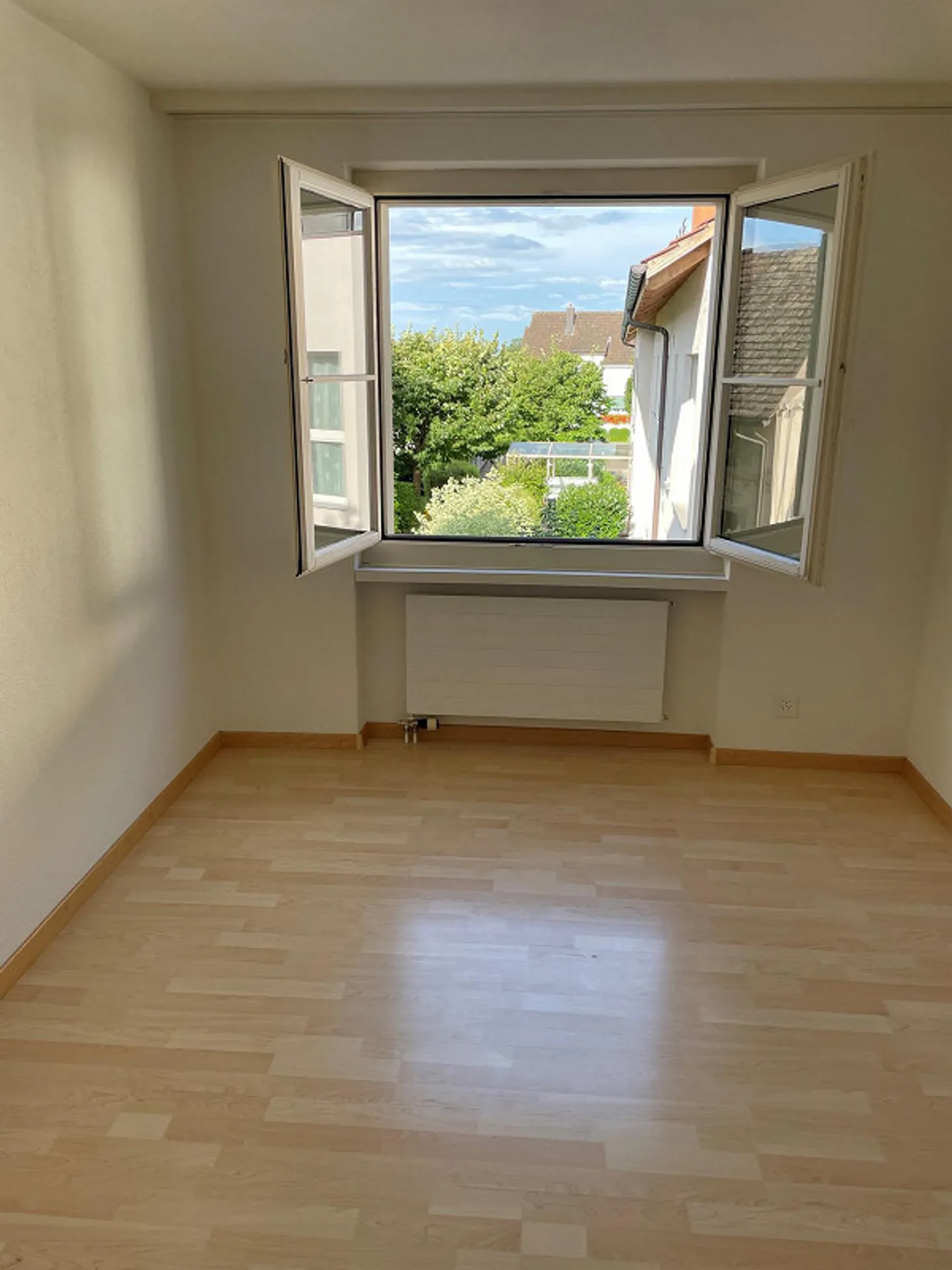 Bell'appartamento, situato in una zona tranquilla ma vicino al centro città - Foto 8 di 8