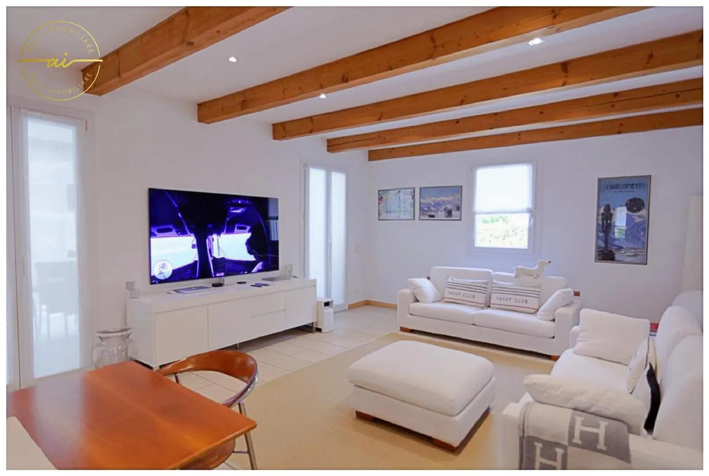 ELEGANT SINGLE-FAMILY VILLA WITH POOL AND LARGE GARDEN - Photo 9 of 13