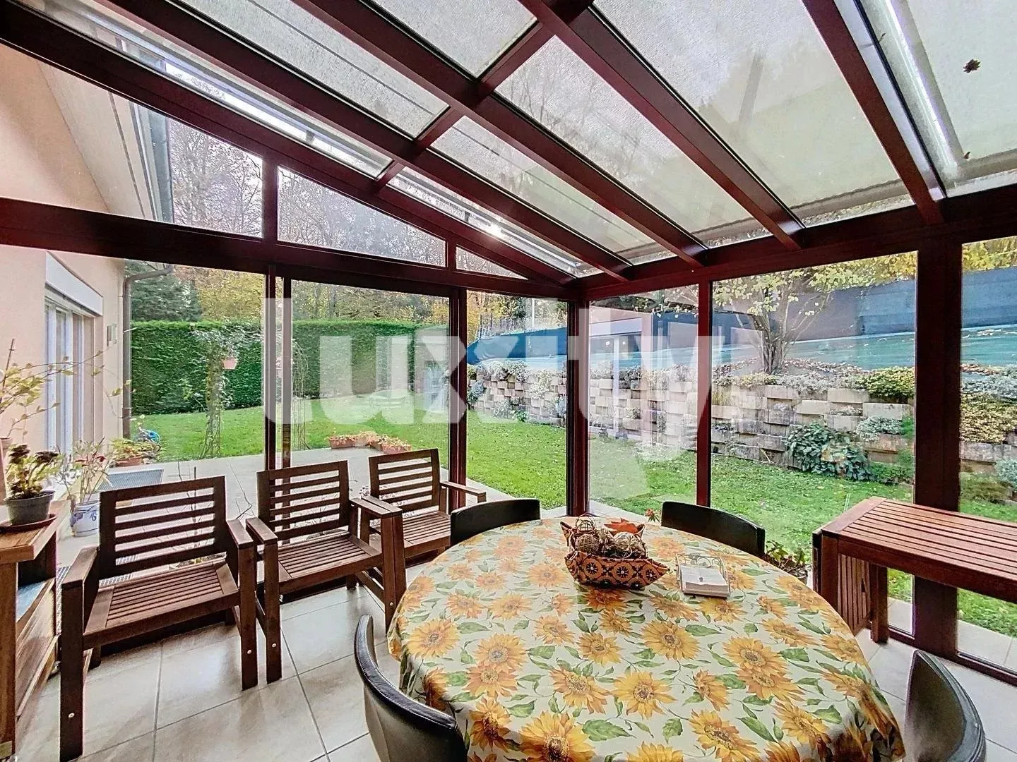 Stunning townhouse with private garden in Versoix - a haven of peace just a stone's throw from the park - Photo 4 of 7