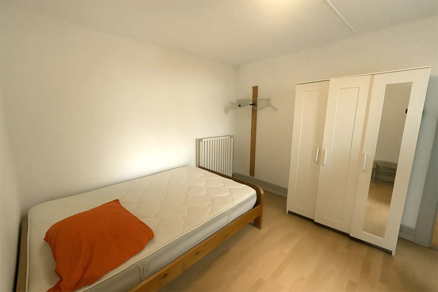 St-Imier, appartement de 2 pièces meublé au rez inférieur - Foto 2 di 5