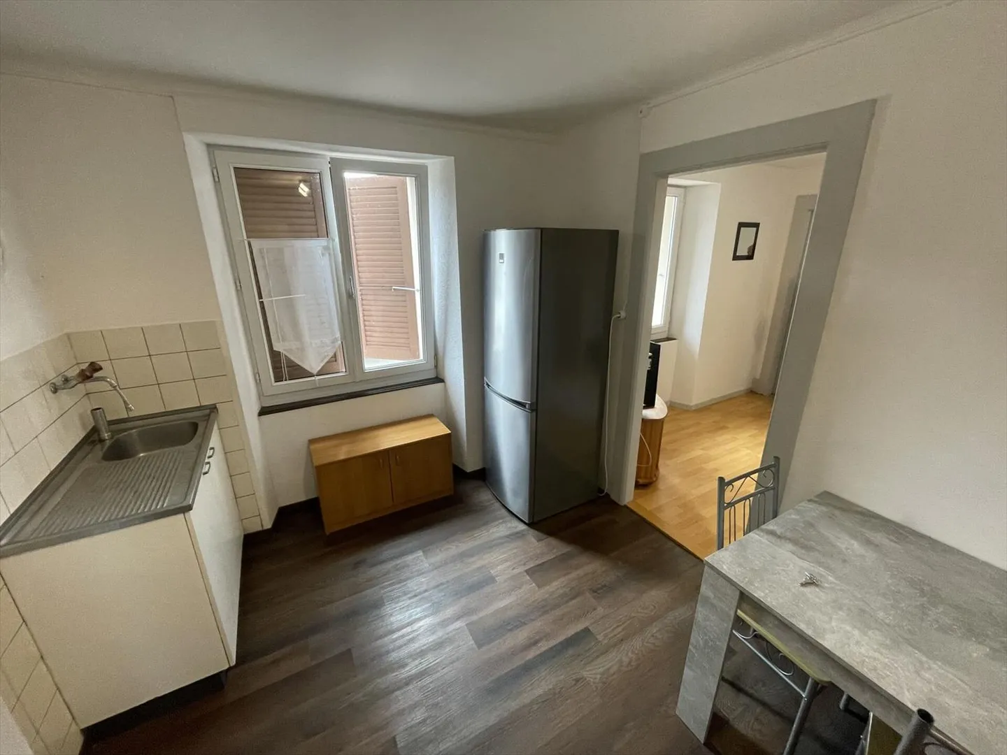 St-Imier, appartement de 2 pièces meublé au rez inférieur - Foto 3 di 5