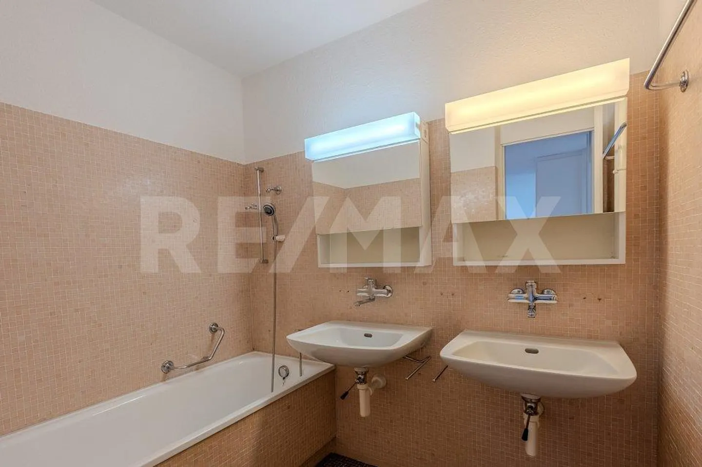 Appartement 3.5 pièces bien entretenu avec deux balcons - Photo 9 sur 13
