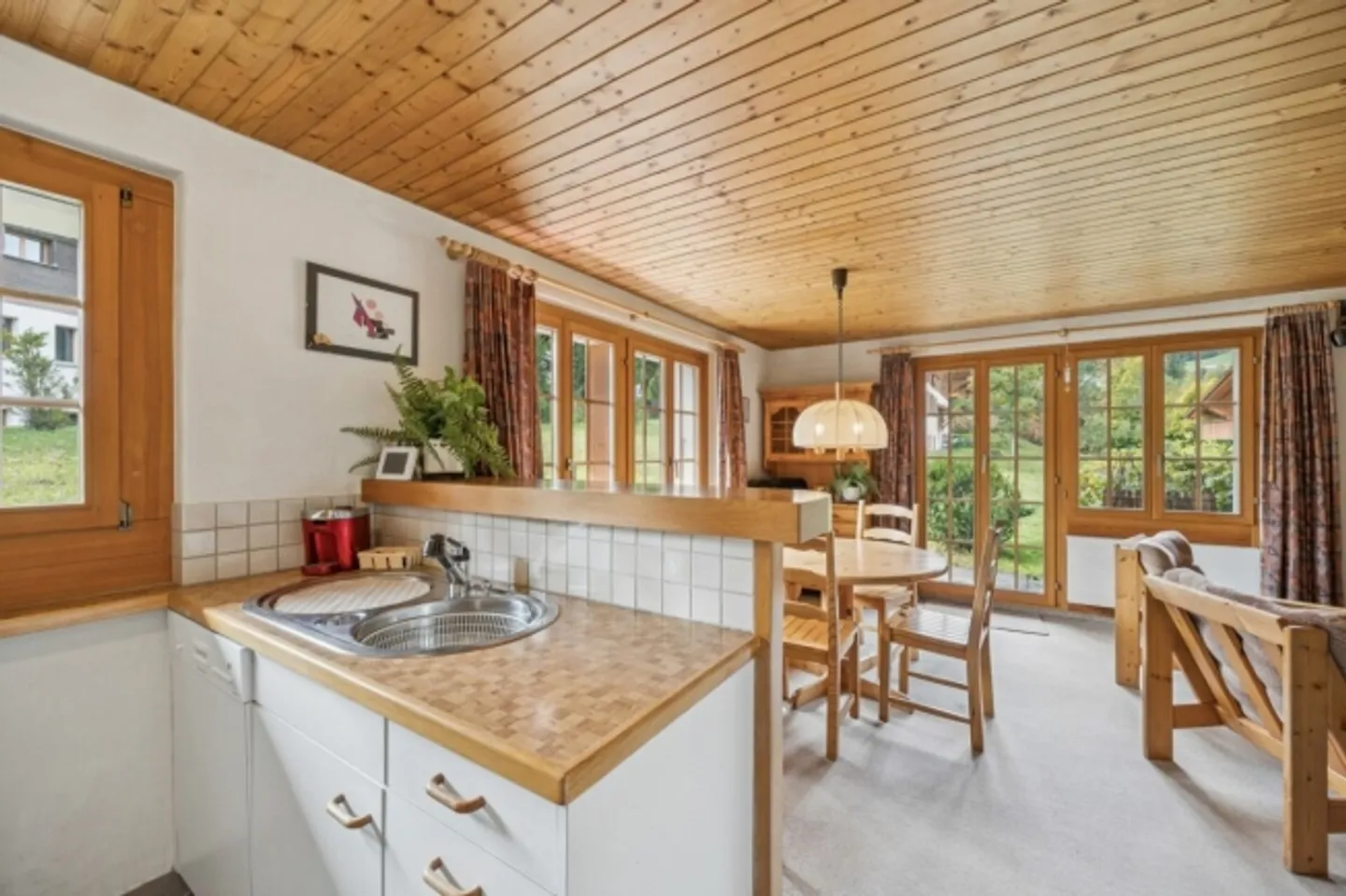 Charmante appartement 2.5 pièces dans un emplacement ensoleillé à Saanenland - Photo 5 sur 10