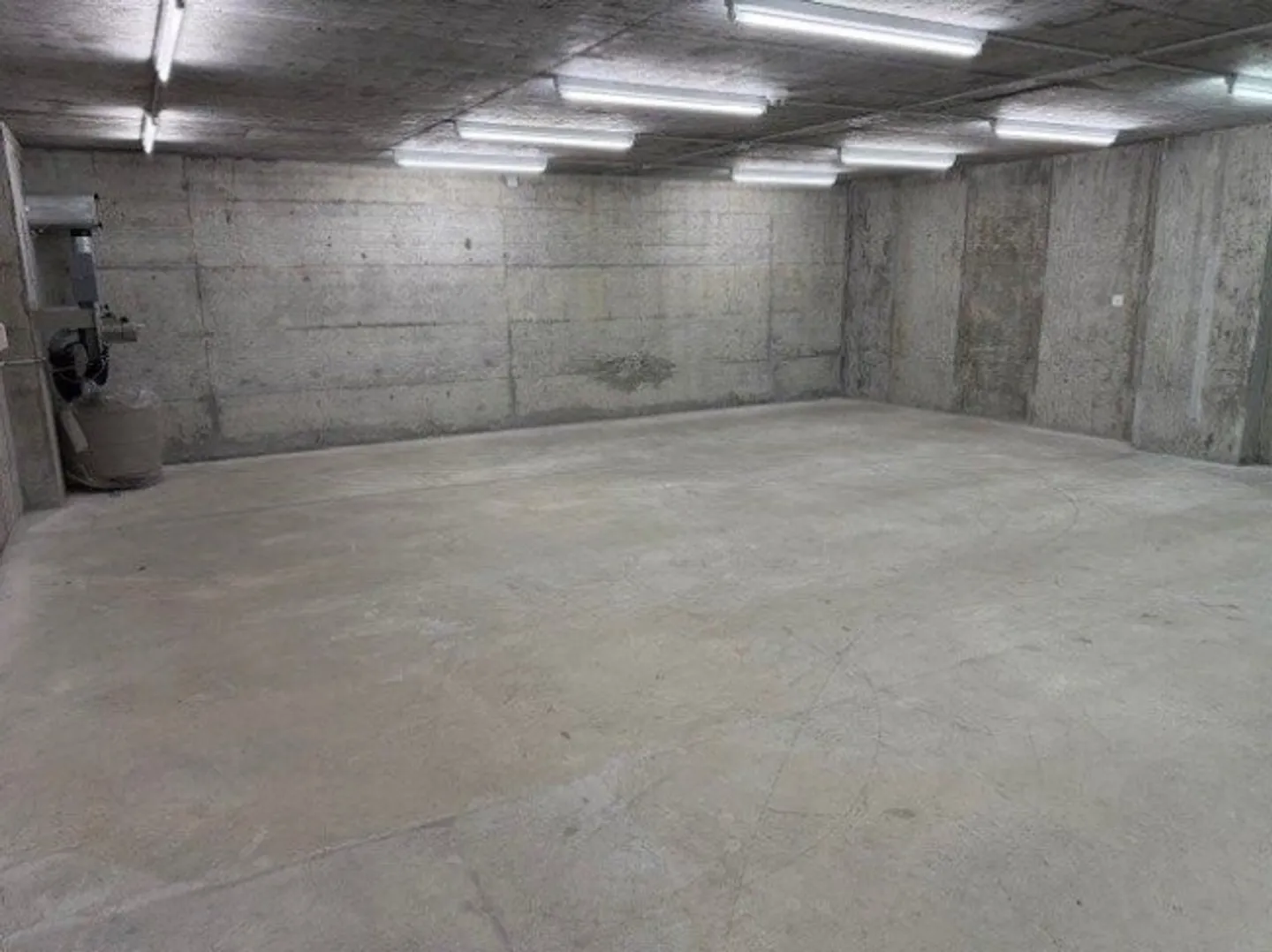 Espace de stockage à louer à la gare d'Aarau ! - Photo 2 sur 3