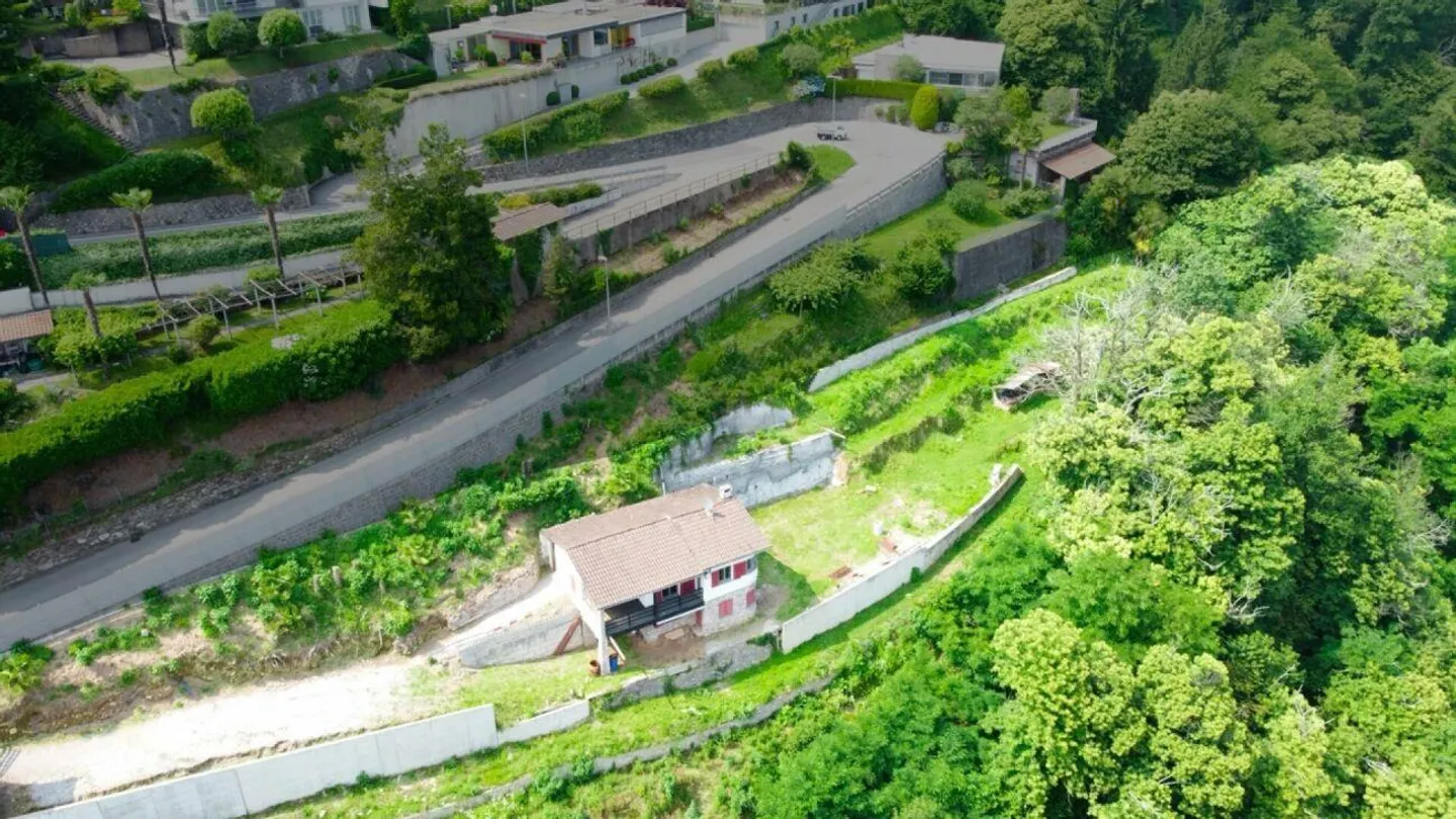 Building plot with lake view and approved license - Photo 3 of 3