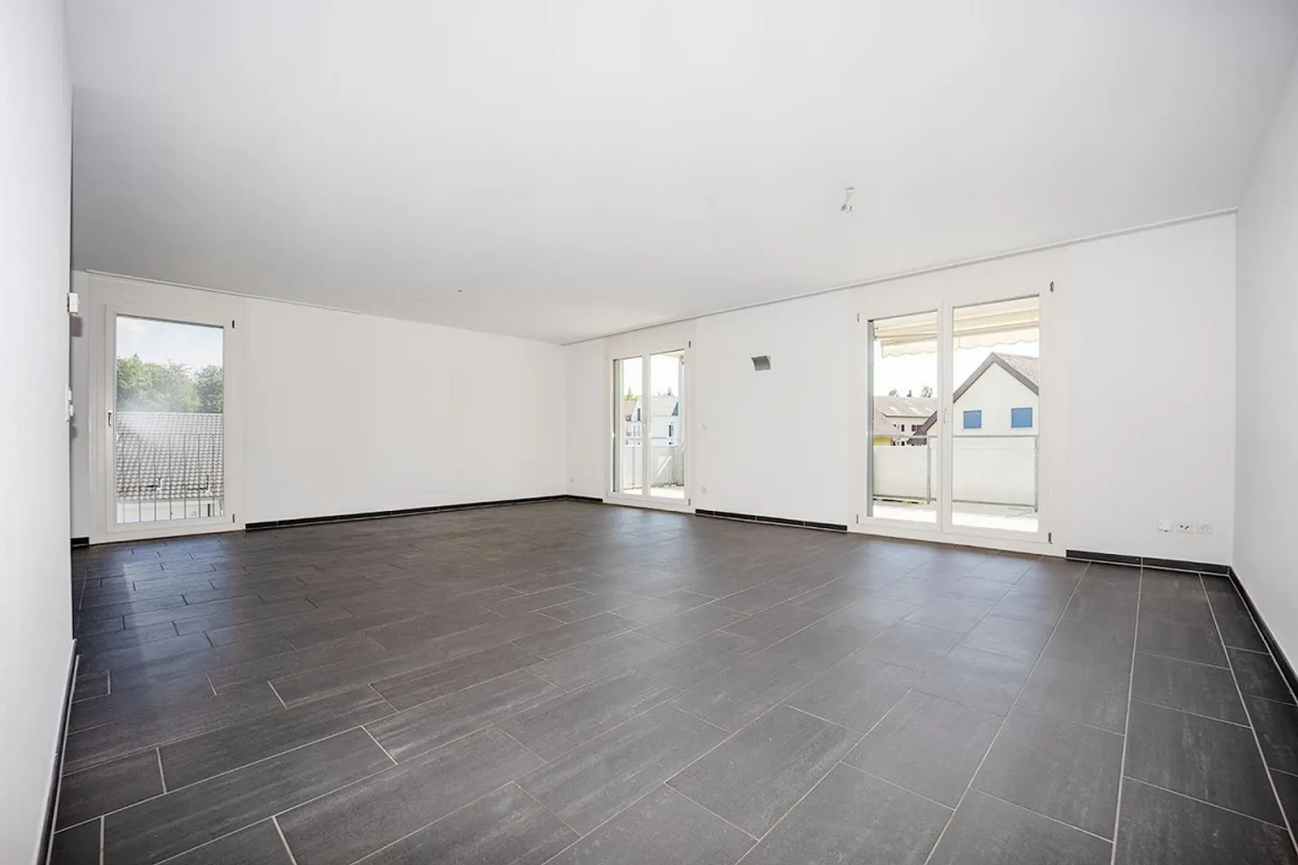 Appartamento attraente di 4,5 stanze con grande balcone soleggiato - Foto 10 di 15