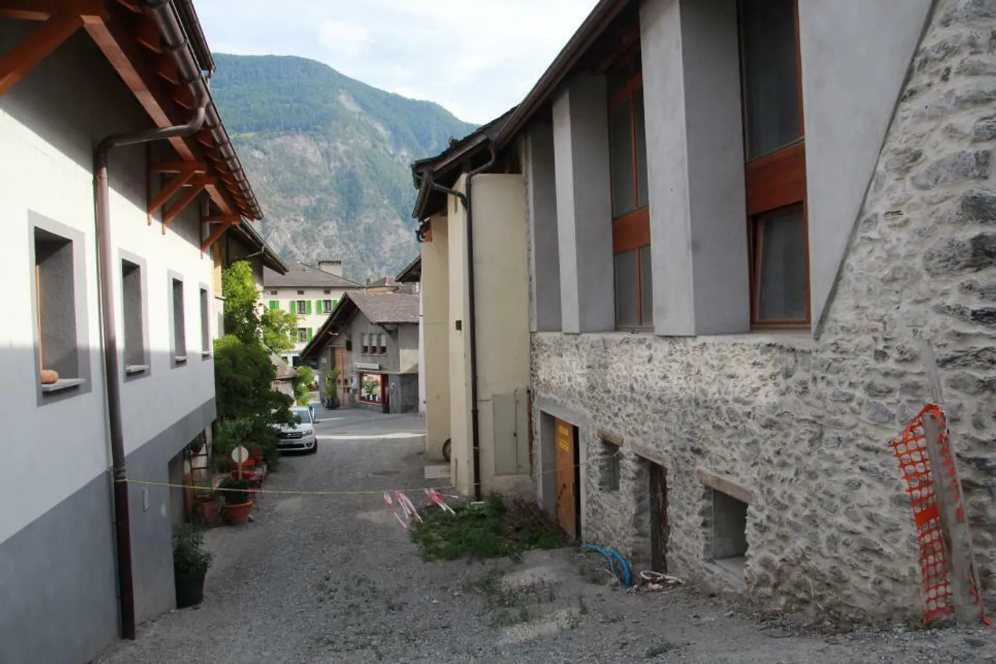 Village House Transformed into BnB with 7 Rooms for Rent of 200 m2 + a Large Apartment of 143 m2 - Photo 2 of 13