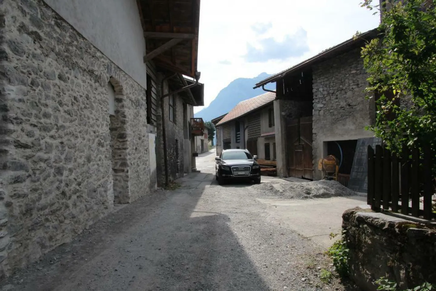 Village House Transformed into BnB with 7 Rooms for Rent of 200 m2 + a Large Apartment of 143 m2 - Photo 4 of 13