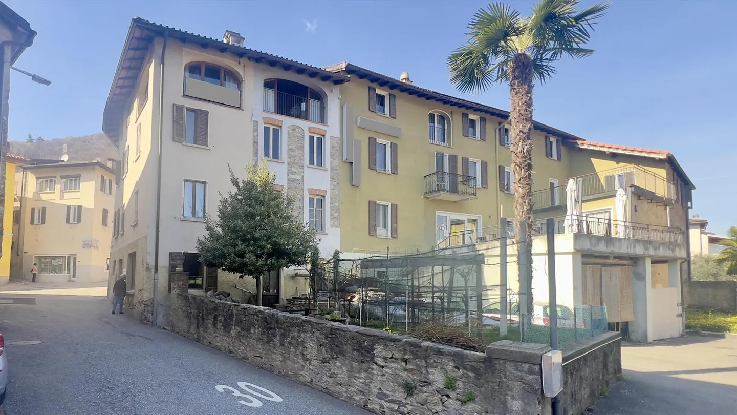 OCCASIONE CASA DI 6 UNITÀ ABITATIVE NEL NUCLEO DI NOVAGGIO - Photo 6 sur 13