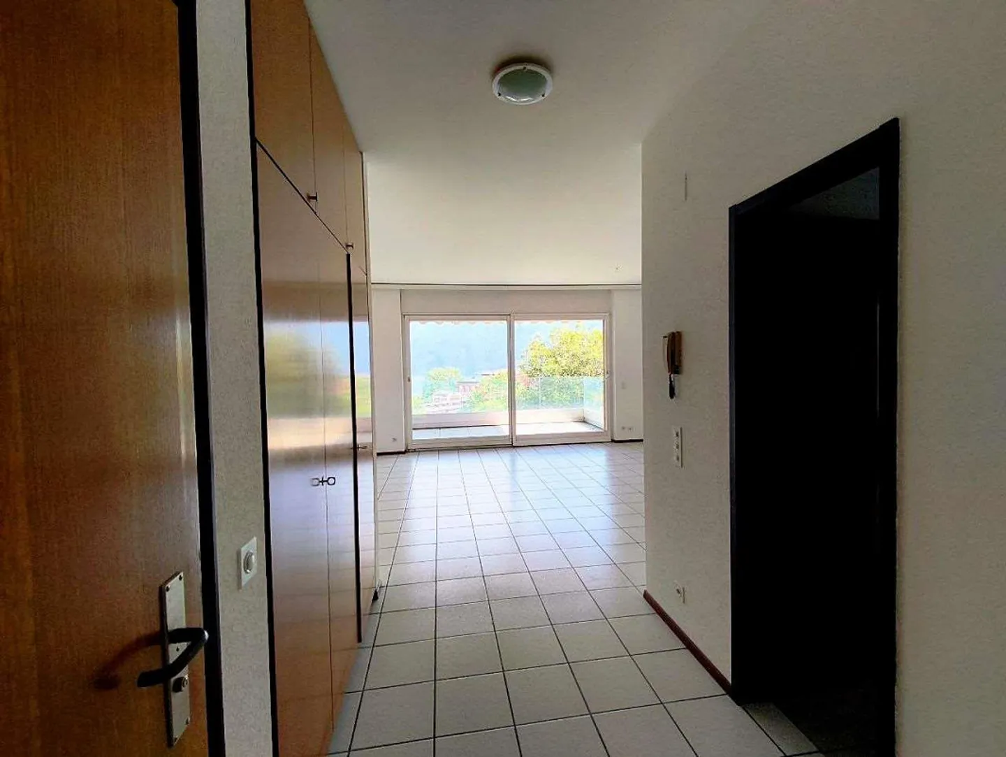 Lugano - Helle 2.5-Zimmer-Wohnung mit Seesicht - Foto 4 von 4