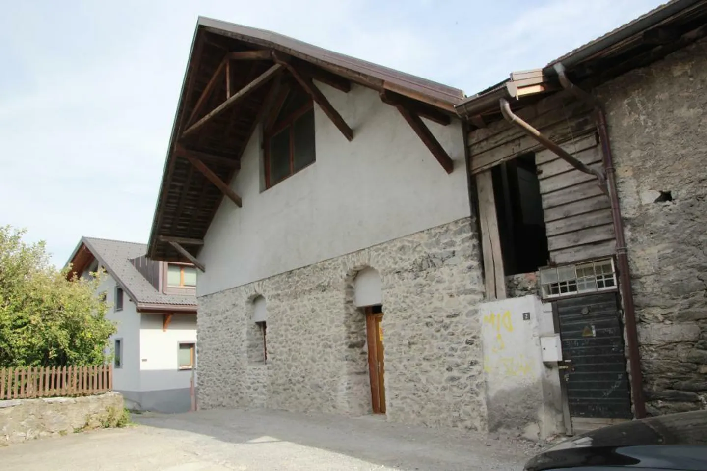 Village House Transformed into BnB with 7 Rooms for Rent of 200 m2 + a Large Apartment of 143 m2 - Photo 5 of 13