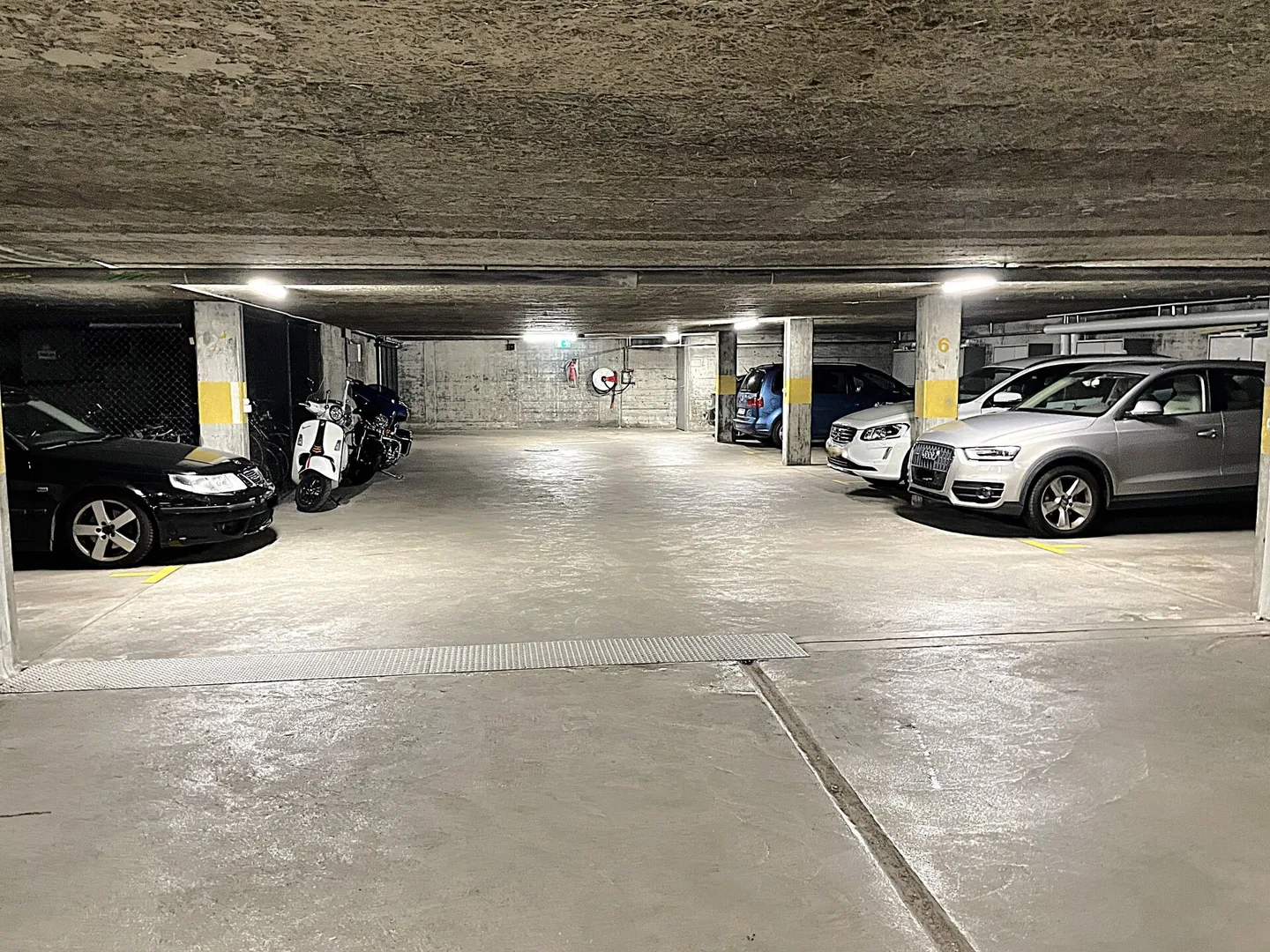 Place de parking à Münchenbuchsee - Photo 5 sur 5