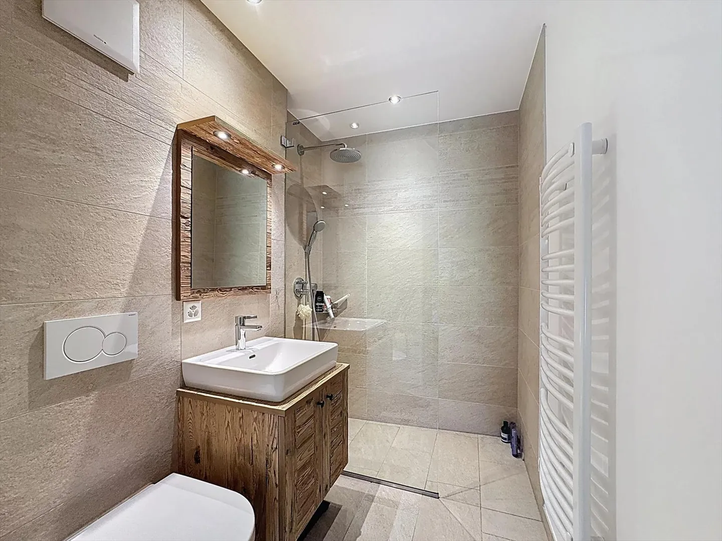 Magnifico appartamento di 4,5 locali con grande terrazza a Château-d'Oex - Foto 11 di 13