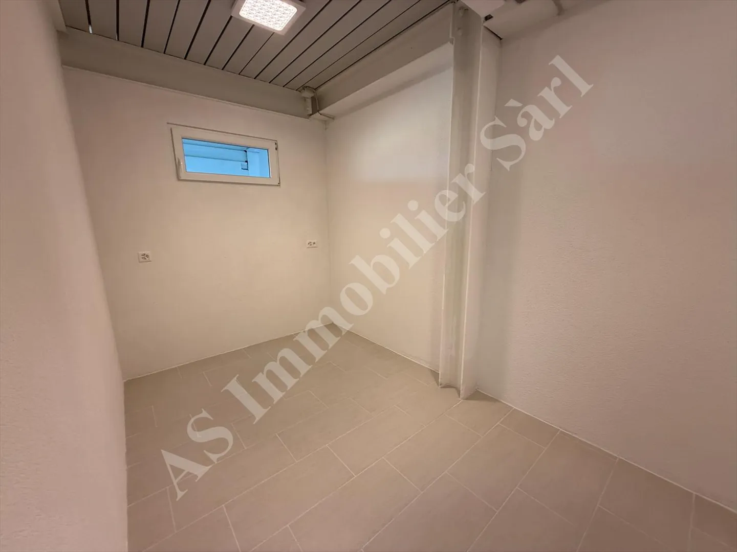 À louer à Assens - Local commercial lumineux de 61 m² - Photo 5 sur 7