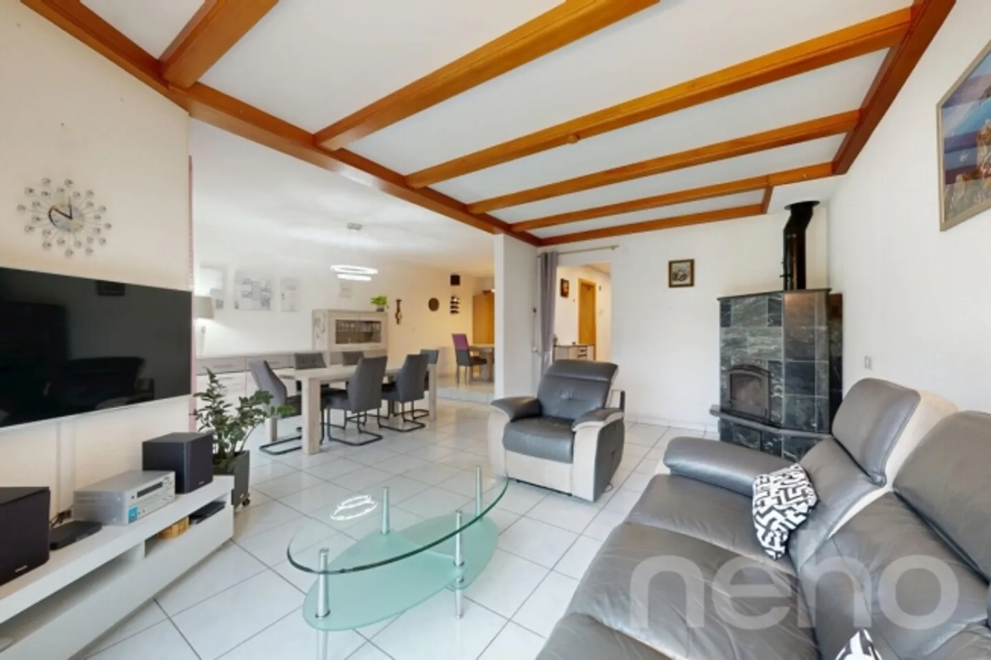 Incantevole casa familiare con giardino e vista libera - Foto 4 di 12