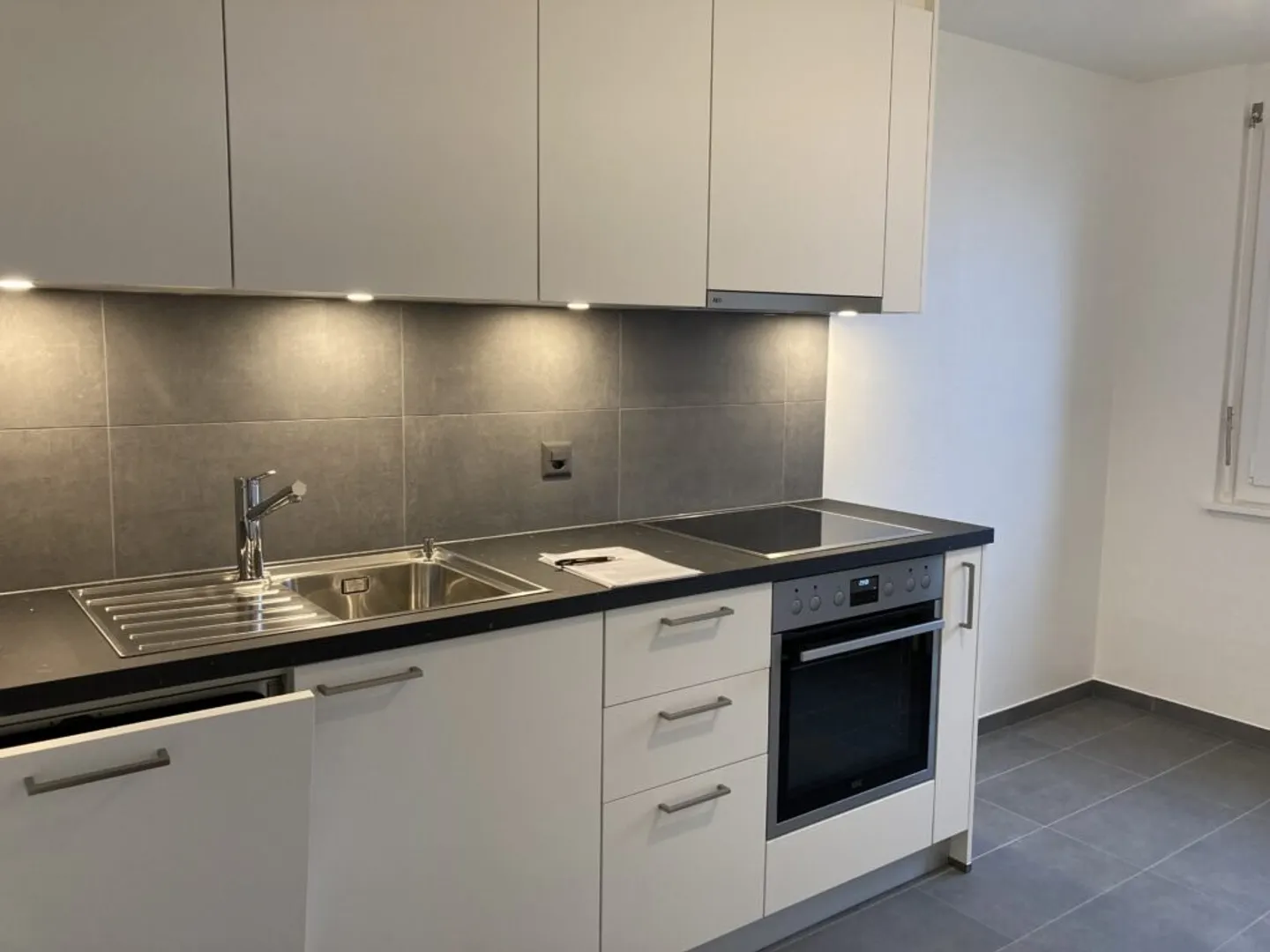 Appartement de deux pièces et demie au 8ème étage avec balcon à Lausanne - Photo 1 sur 7