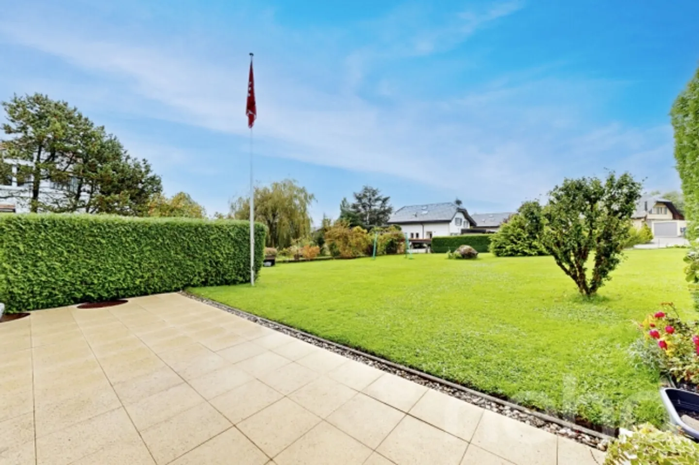 Incantevole casa familiare con giardino e vista libera - Foto 11 di 12