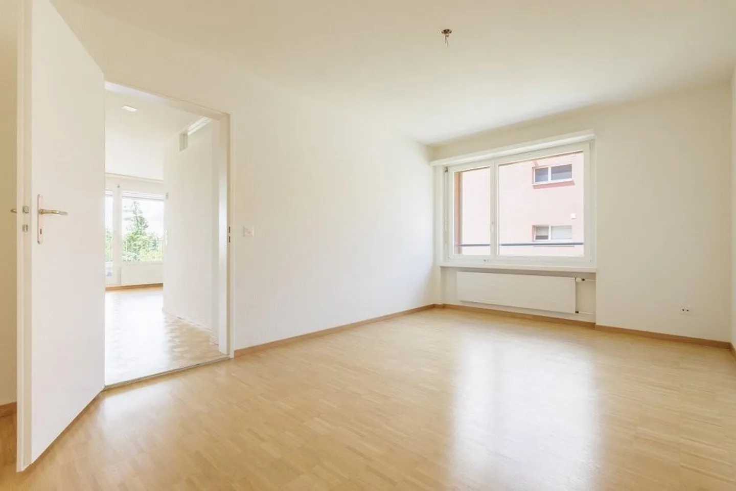 RENT WITHOUT SECURITY DEPOSIT - Terrace apartment with a view of greenery - Photo 3 of 7