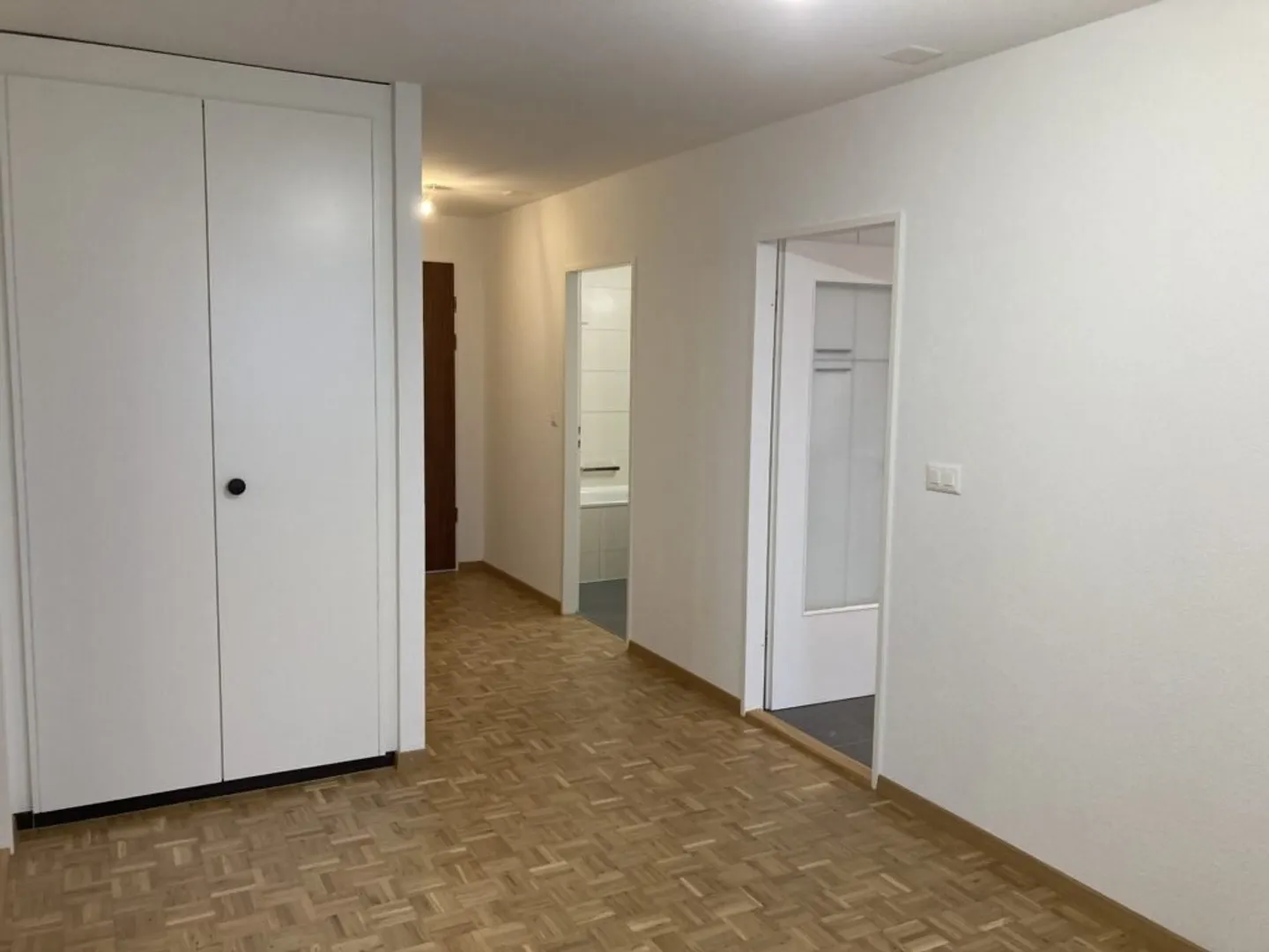 Appartement de deux pièces et demie au 8ème étage avec balcon à Lausanne - Photo 2 sur 7