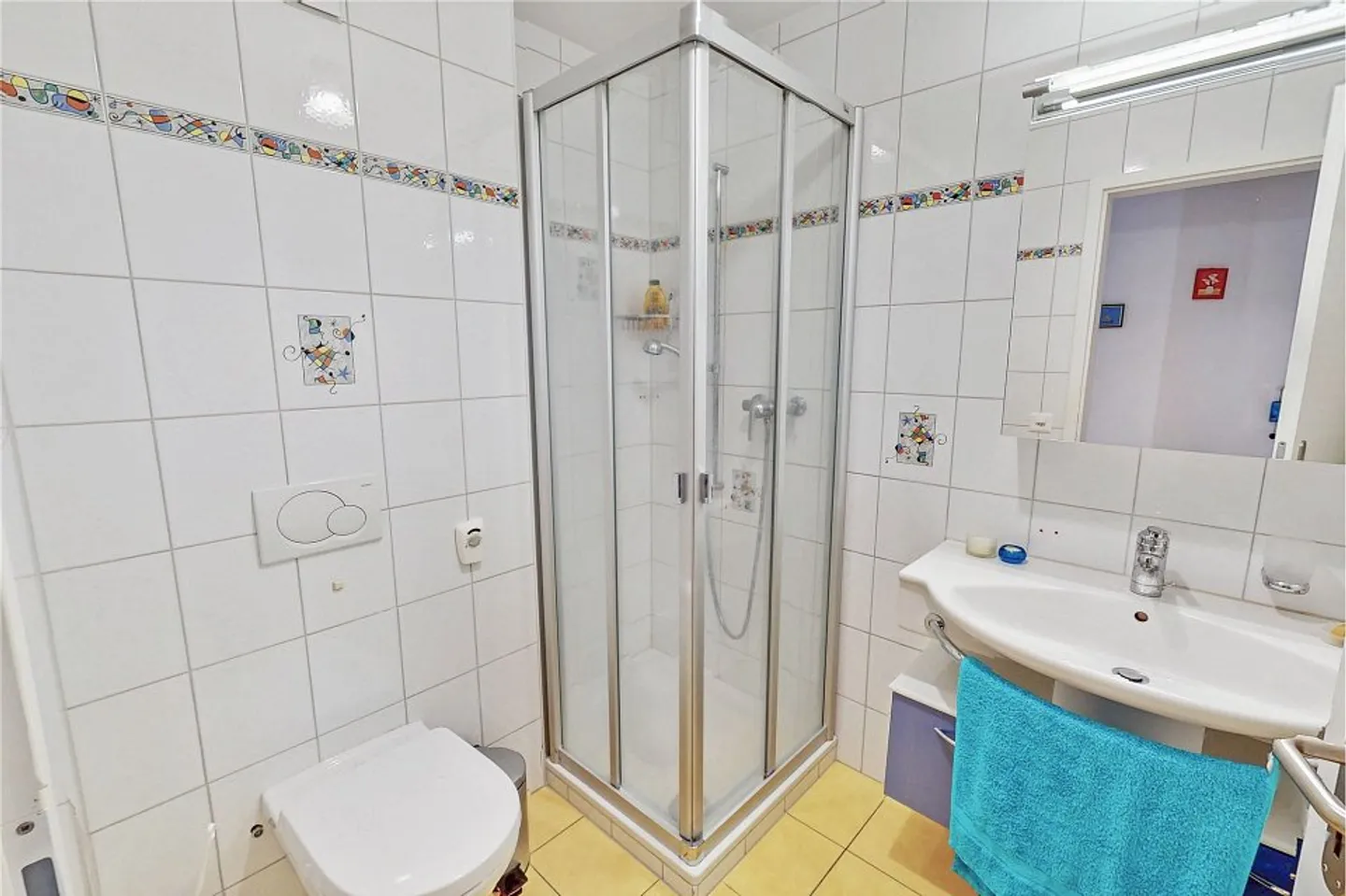 Appartamento 5½ locali, ascensore, posto auto in garage sotterraneo incluso, vista lago, balcone vetrato, grande cucina - Foto 4 di 13