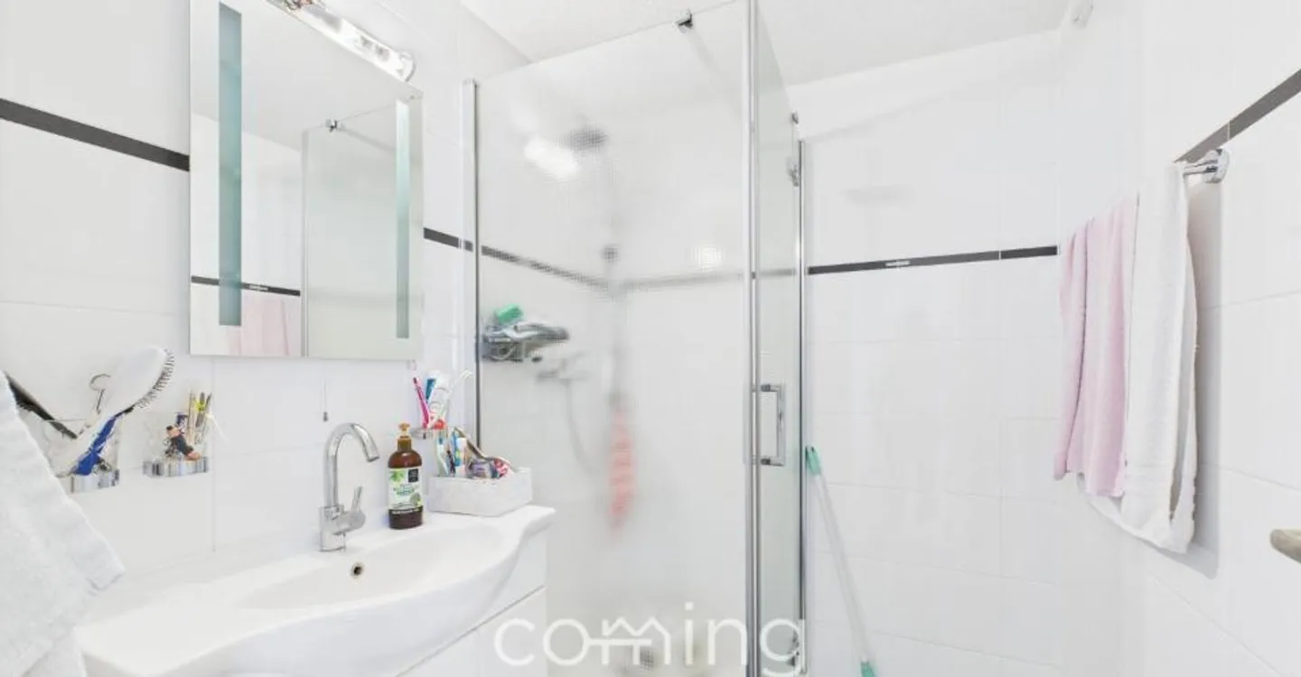 3.5-Room Apartment in Reinach - Garage, Playground and Quiet Family Location - Photo 9 of 12