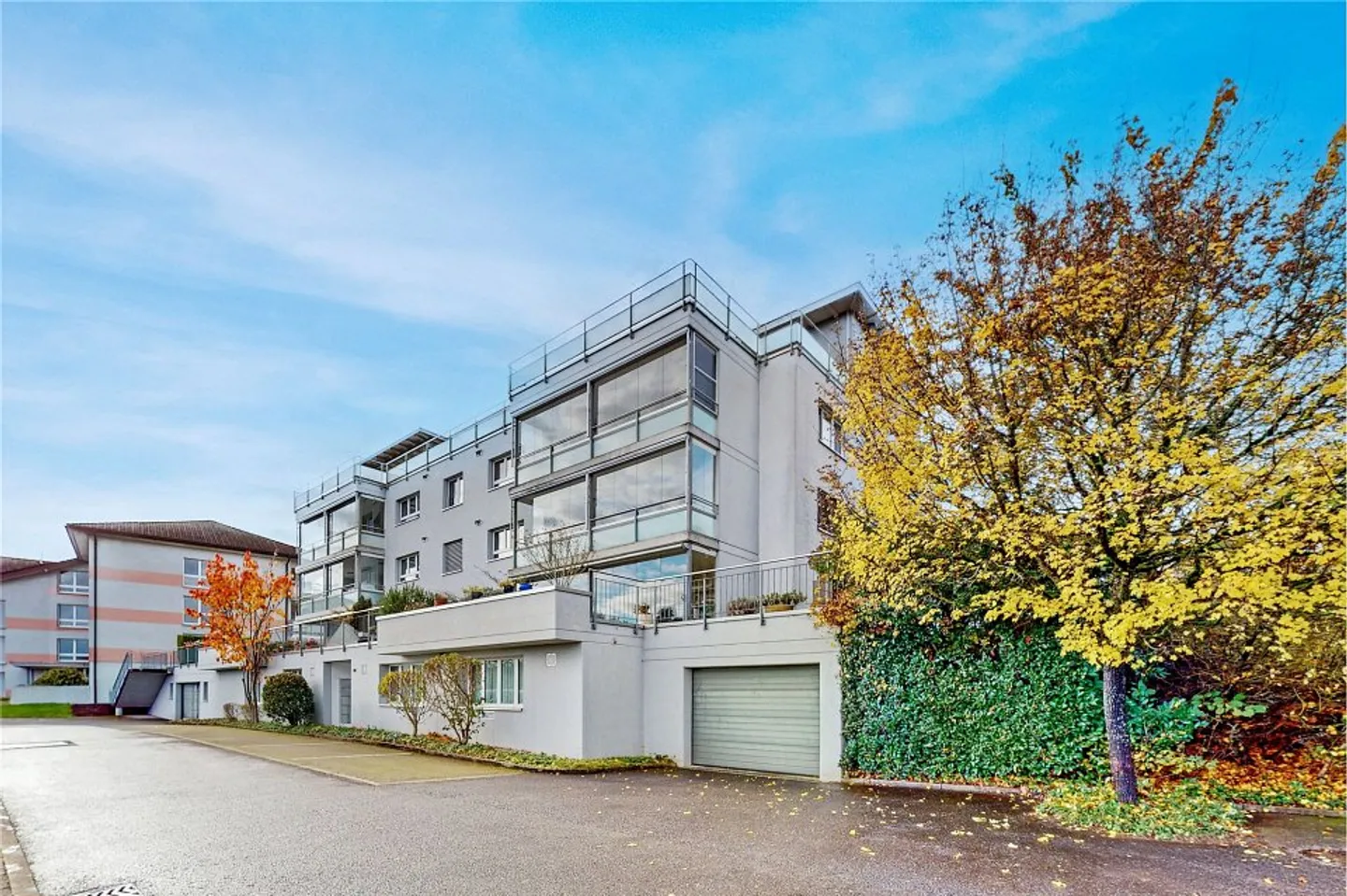 Appartamento 5½ locali, ascensore, posto auto in garage sotterraneo incluso, vista lago, balcone vetrato, grande cucina - Foto 5 di 13