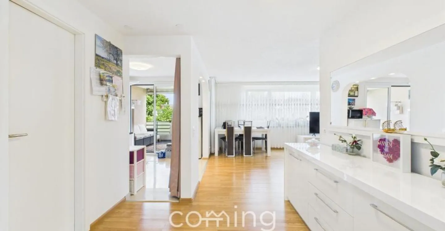3.5-Room Apartment in Reinach - Garage, Playground and Quiet Family Location - Photo 1 of 12
