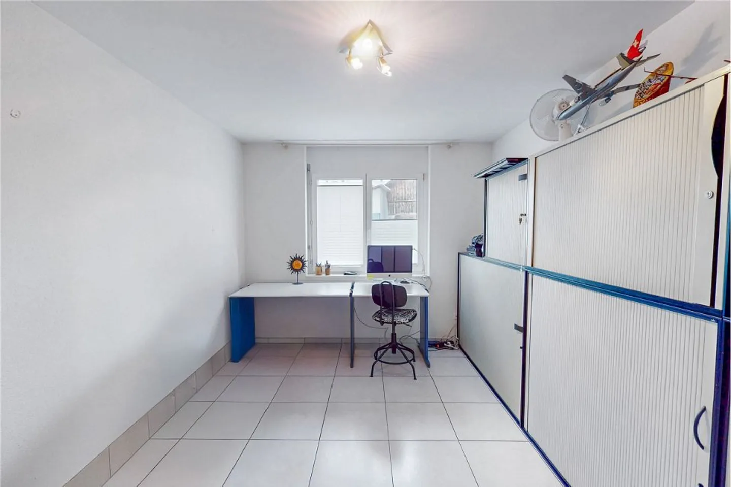 Appartamento 5½ locali, ascensore, posto auto in garage sotterraneo incluso, vista lago, balcone vetrato, grande cucina - Foto 11 di 13