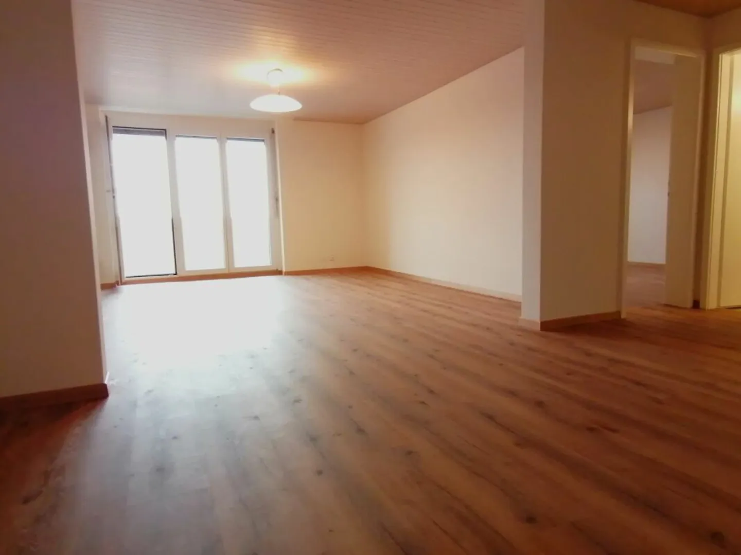 Helle Familienwohnung mit Balkon - Foto 2 von 12