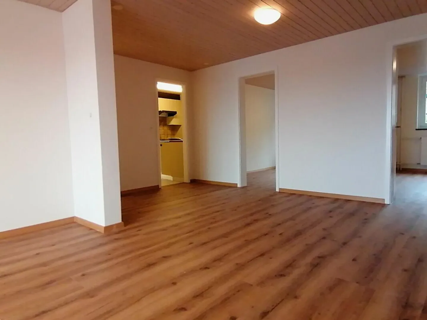 Helle Familienwohnung mit Balkon - Foto 3 von 12