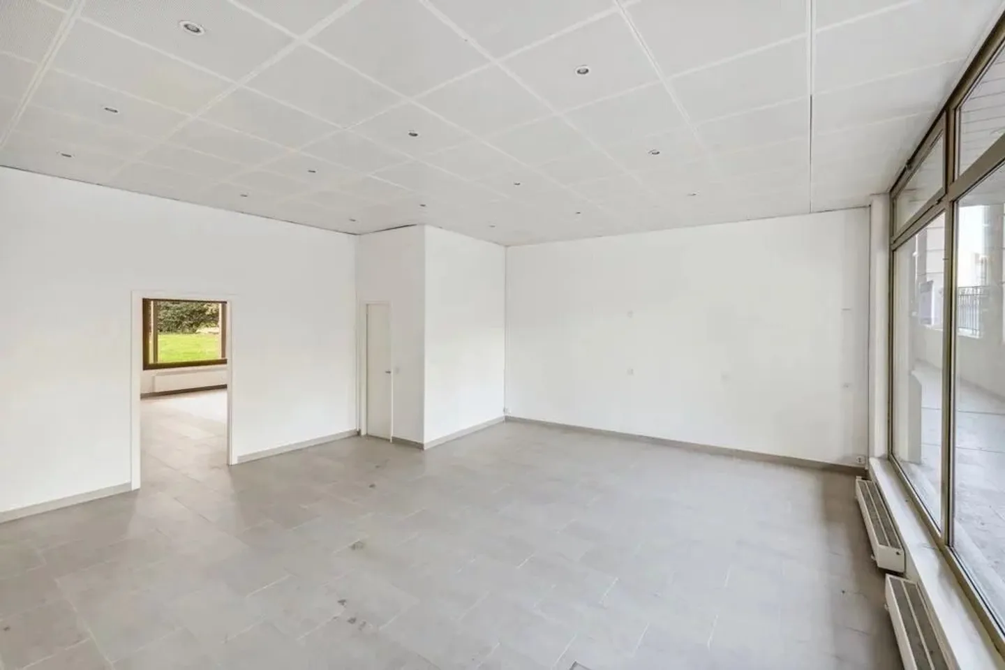 Helles Gewerbeobjekt in Grotten - Foto 2 von 6