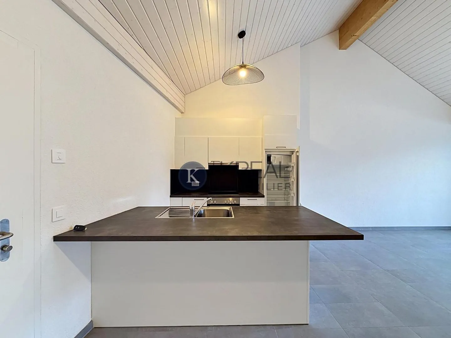 Beautiful 2.5-room apartment on the top floor of a new PPE - Photo 3 of 7