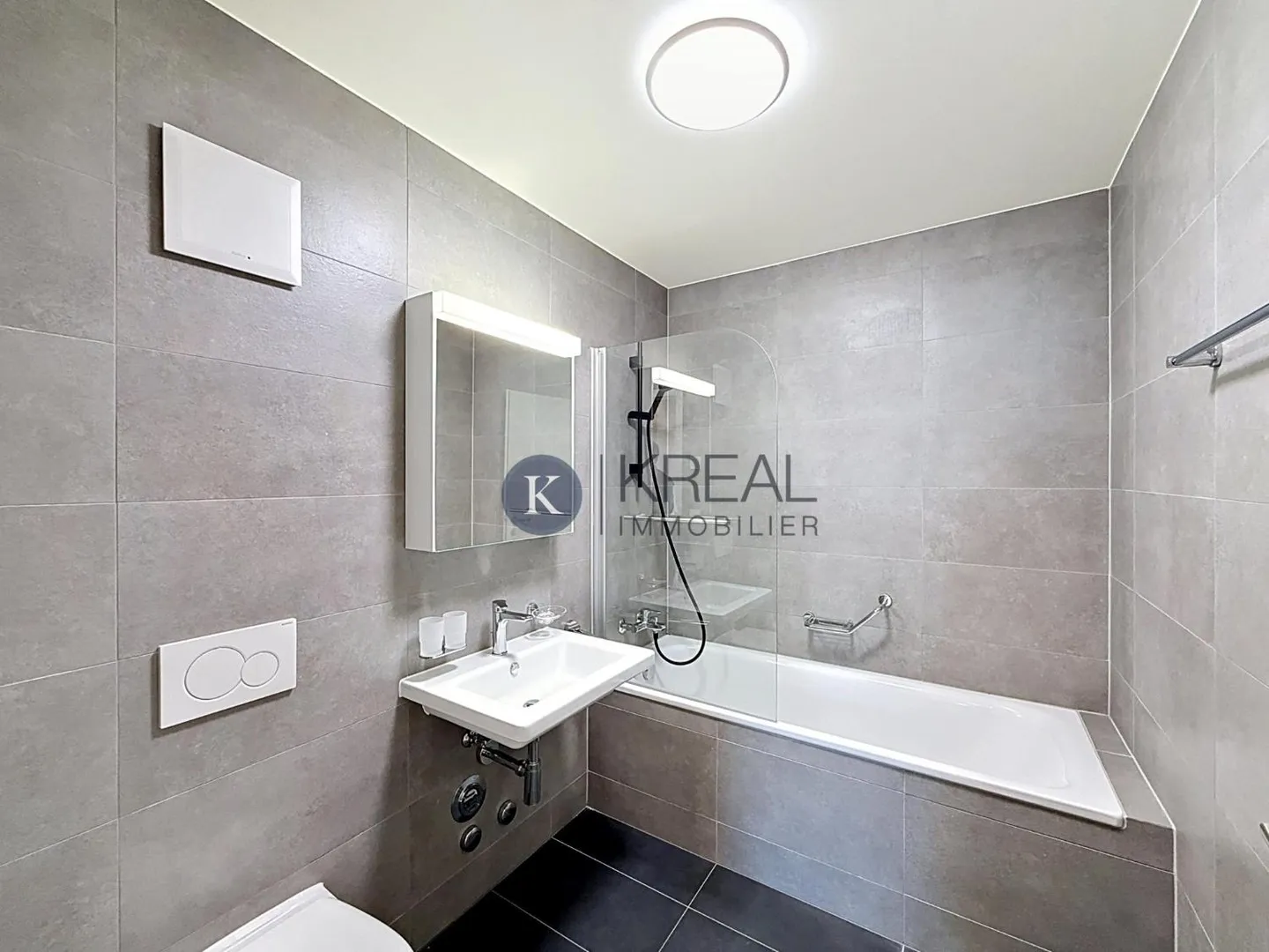 Beautiful 2.5-room apartment on the top floor of a new PPE - Photo 5 of 7