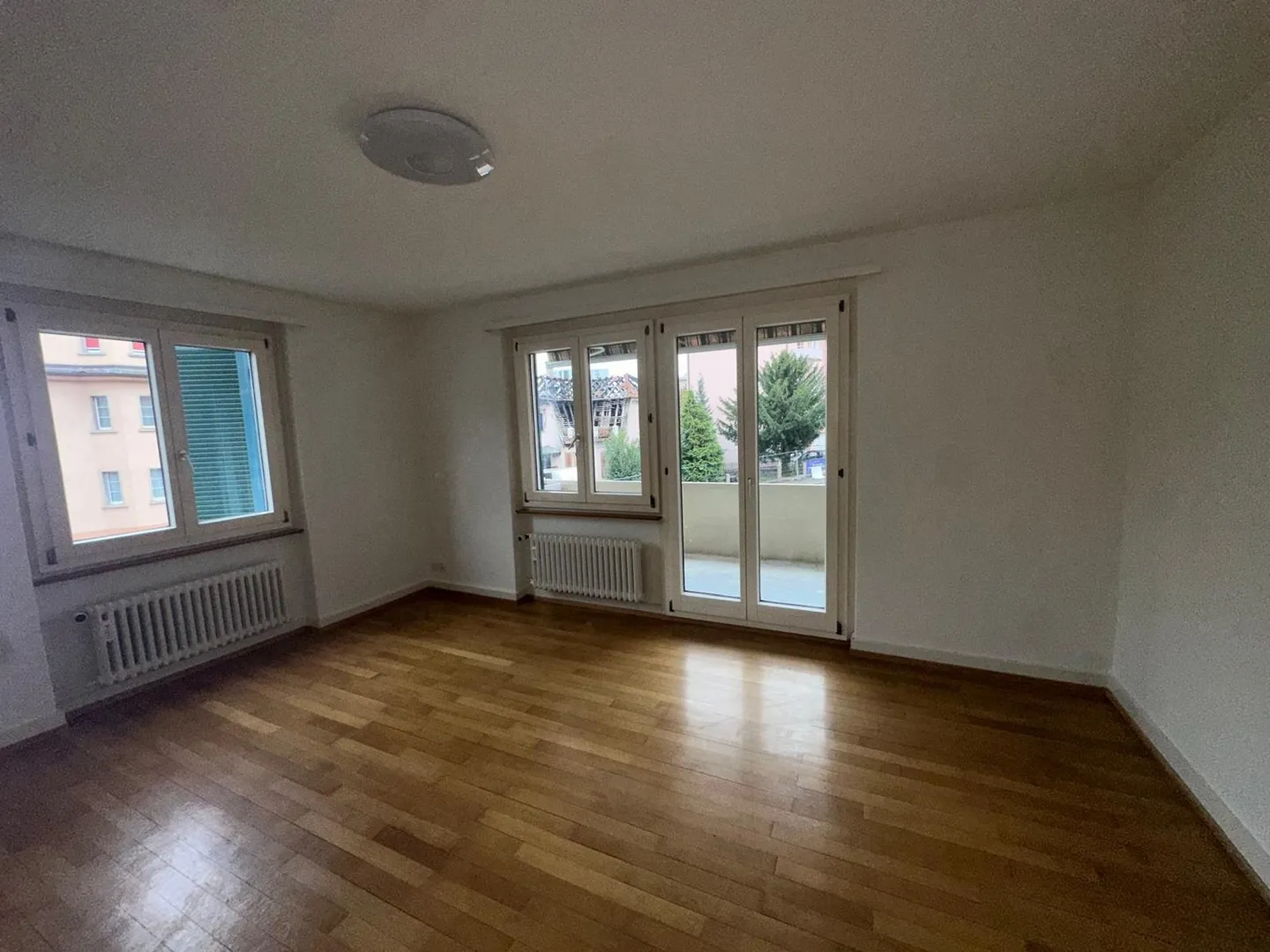 Freshly painted 4-room apartment in Neuhausen am Rheinfall - Photo 5 of 9