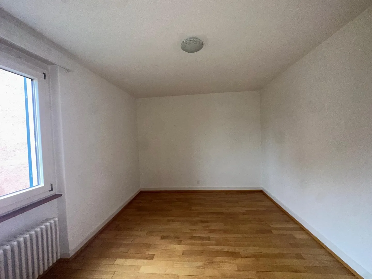 Freshly painted 4-room apartment in Neuhausen am Rheinfall - Photo 6 of 9