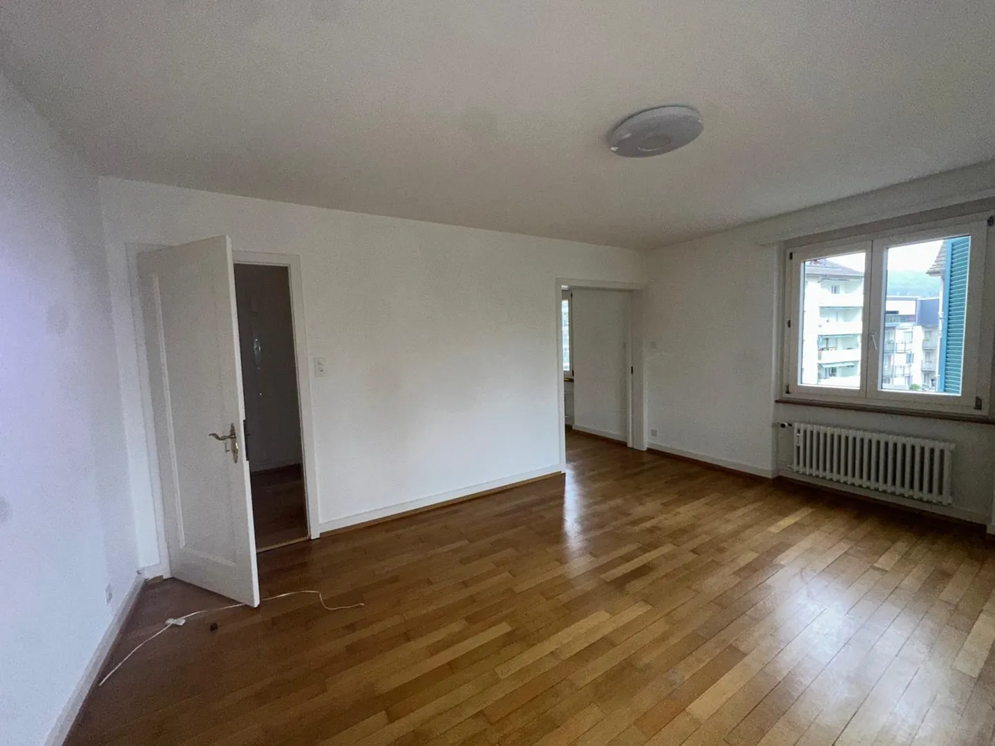 Freshly painted 4-room apartment in Neuhausen am Rheinfall - Photo 8 of 9