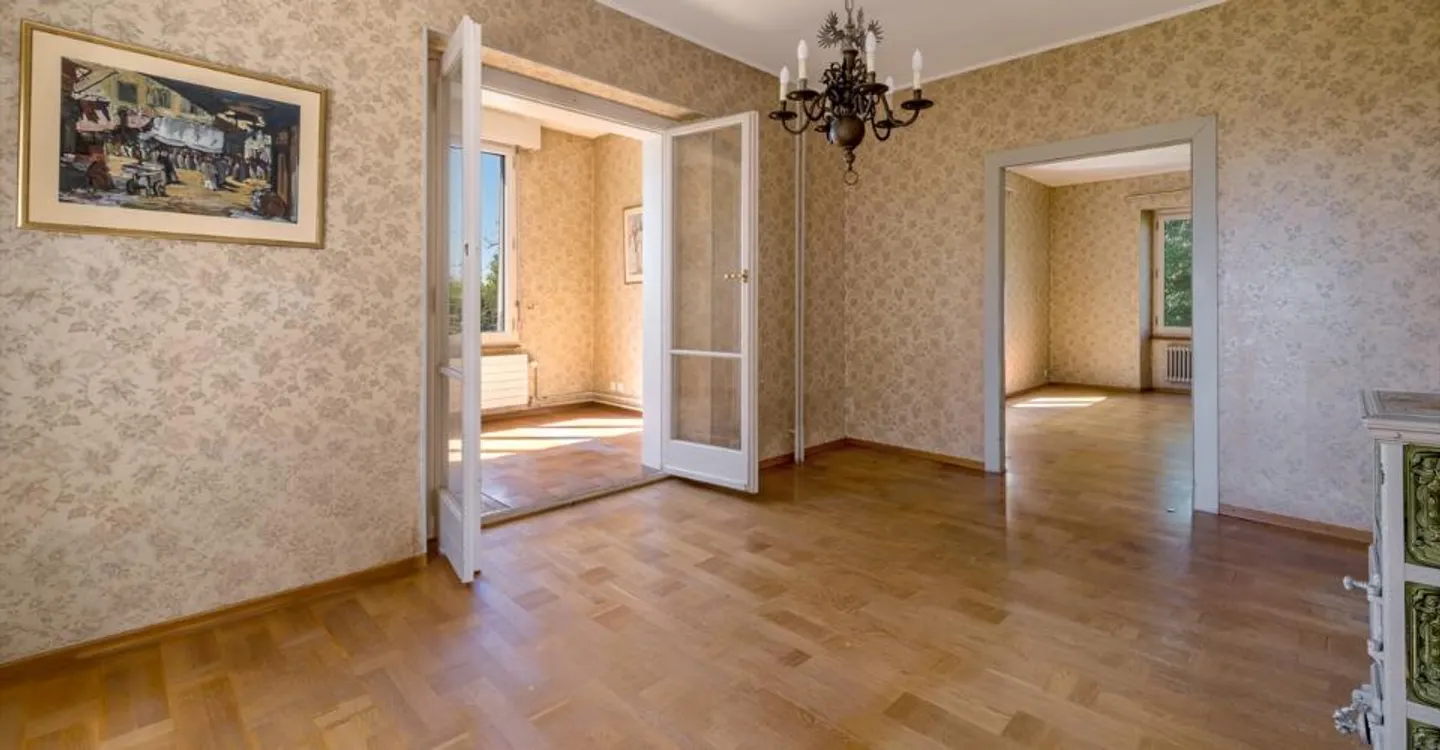 Familienvilla mit großem Potenzial in privilegierter Umgebung - Foto 3 von 12