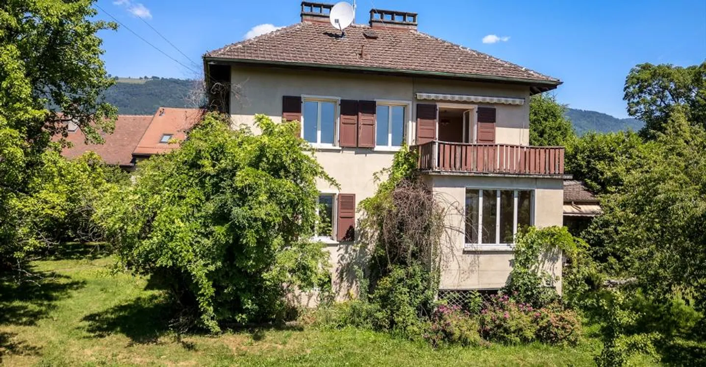 Familienvilla mit großem Potenzial in privilegierter Umgebung - Foto 1 von 12