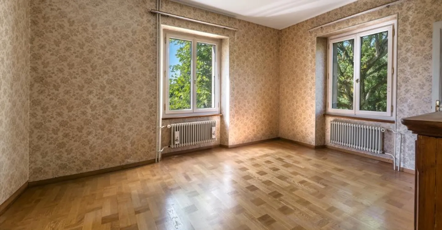 Familienvilla mit großem Potenzial in privilegierter Umgebung - Foto 4 von 12