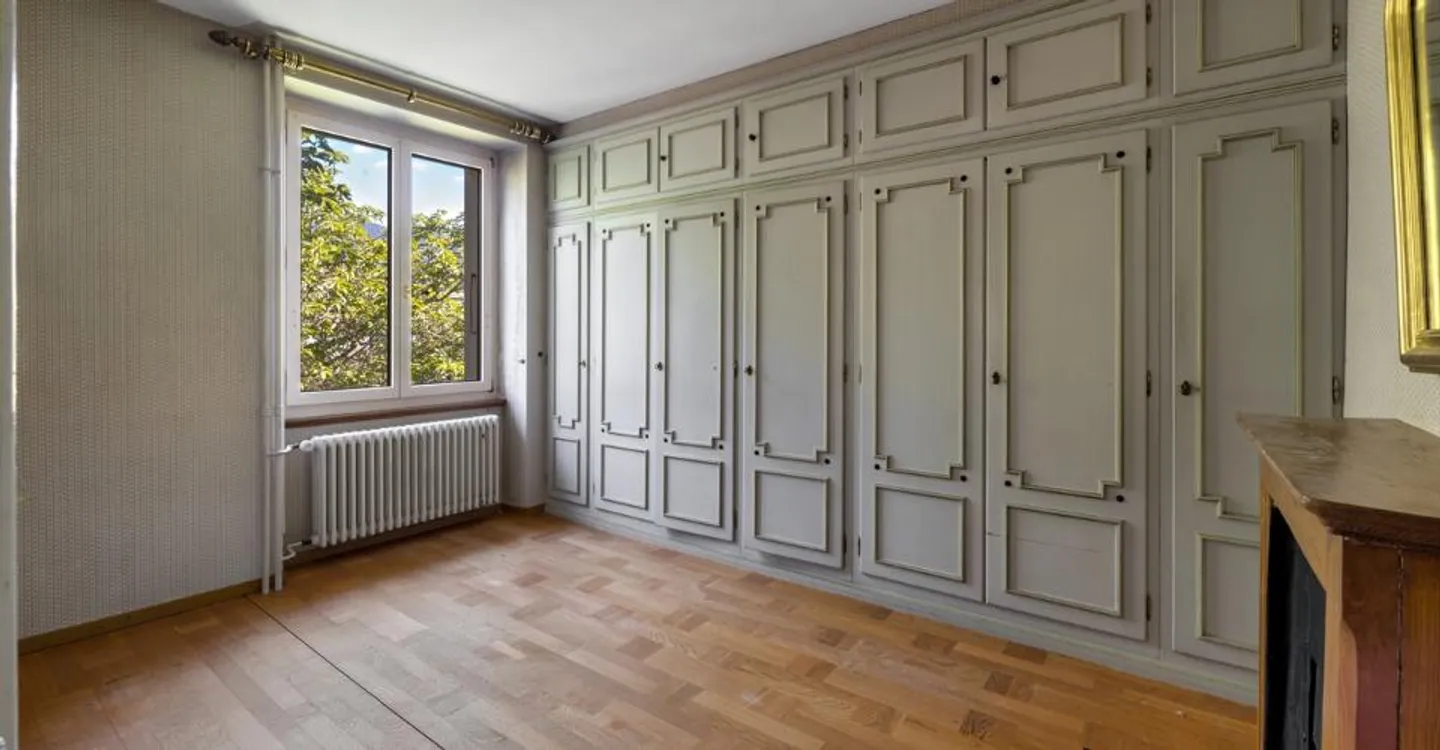 Familienvilla mit großem Potenzial in privilegierter Umgebung - Foto 5 von 12